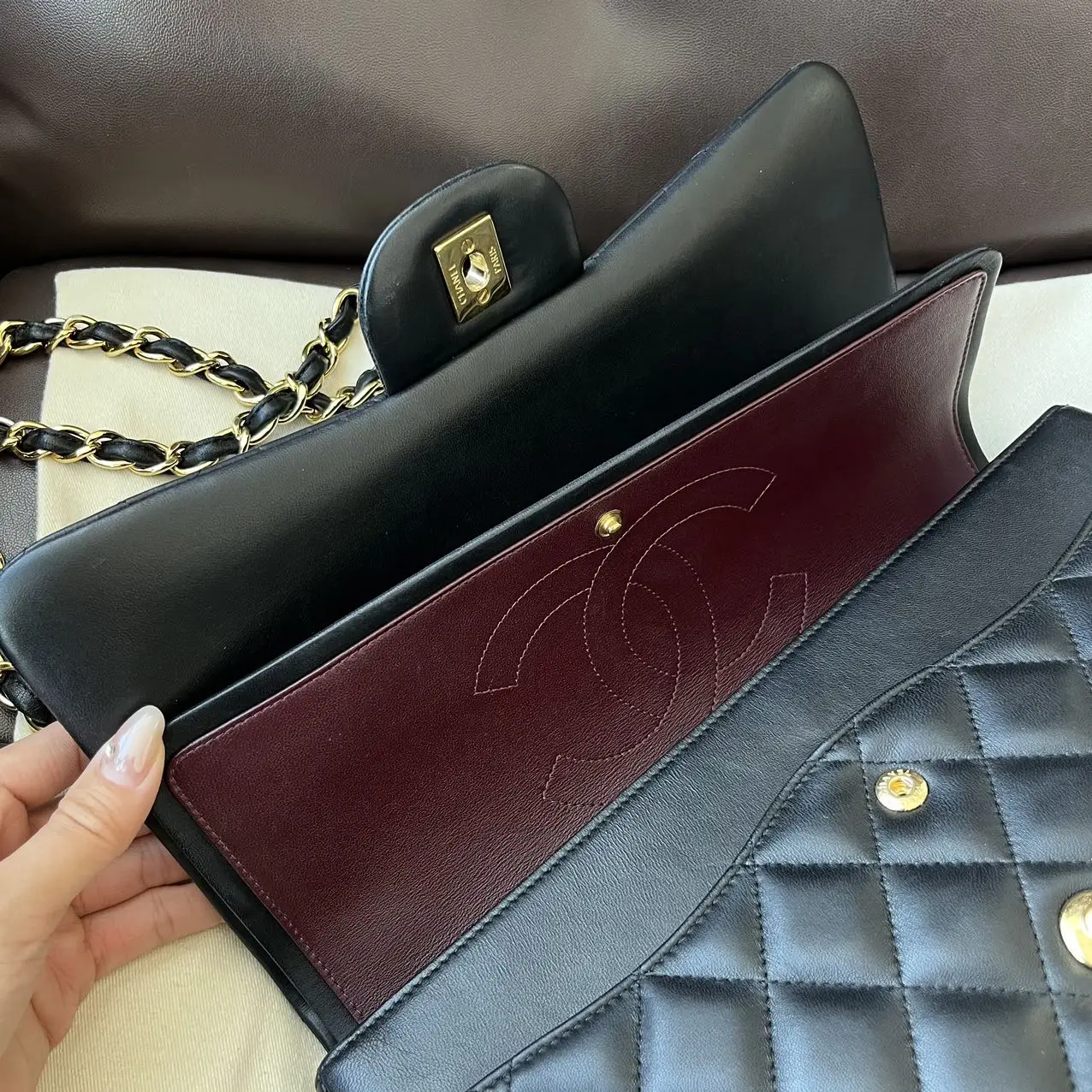 CHANEL Classic Flap Jumbo Handbag CHANEL Classic Flap Jumbo Handbag