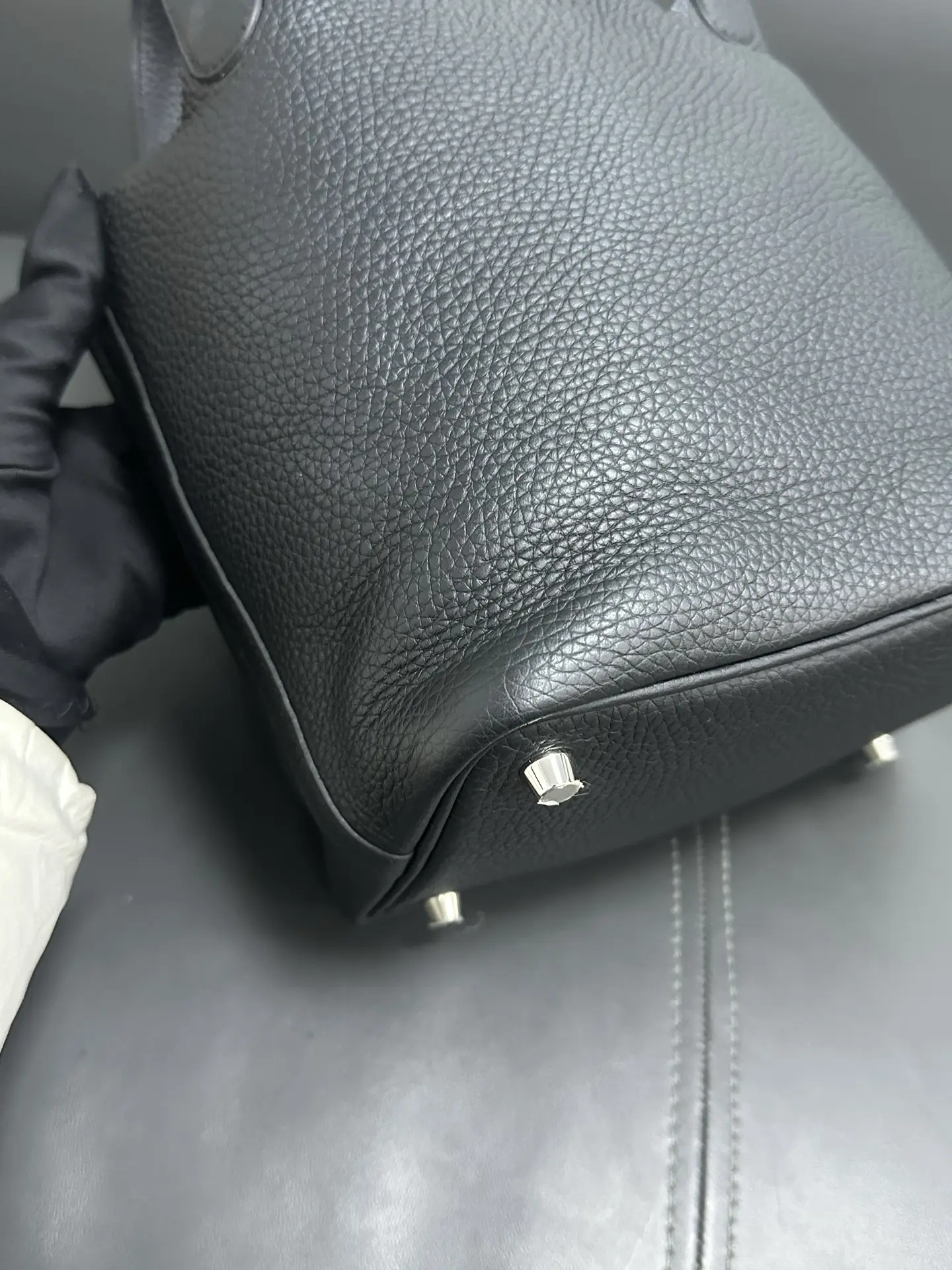 HERMÈS Picotin 18 in black with palladium hardware HERMÈS Picotin 18 in black with palladium hardware