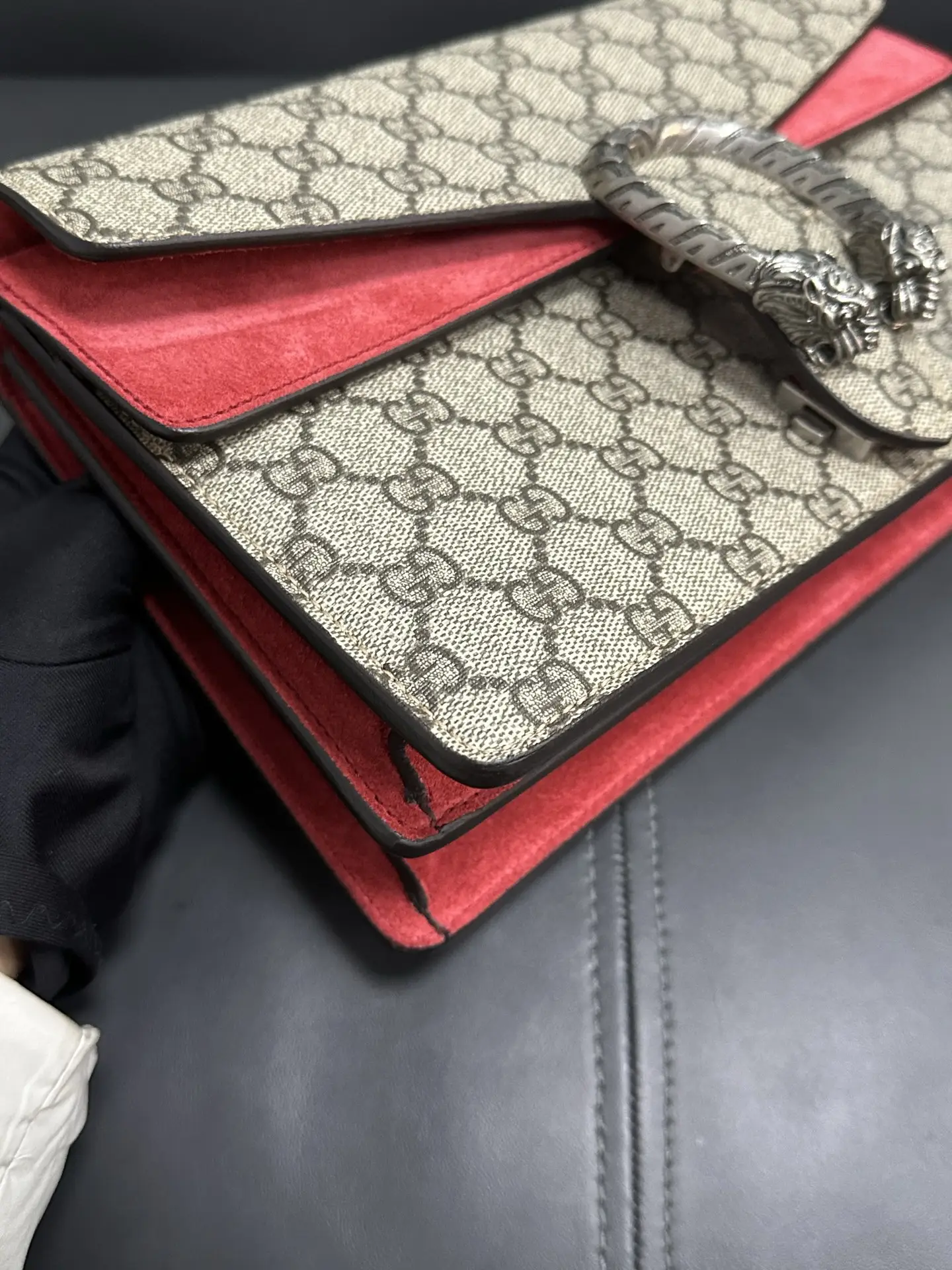 GUCCI Dionysus GG Supreme Blooms Shoulder Bag GUCCI Dionysus GG Supreme Blooms Shoulder Bag