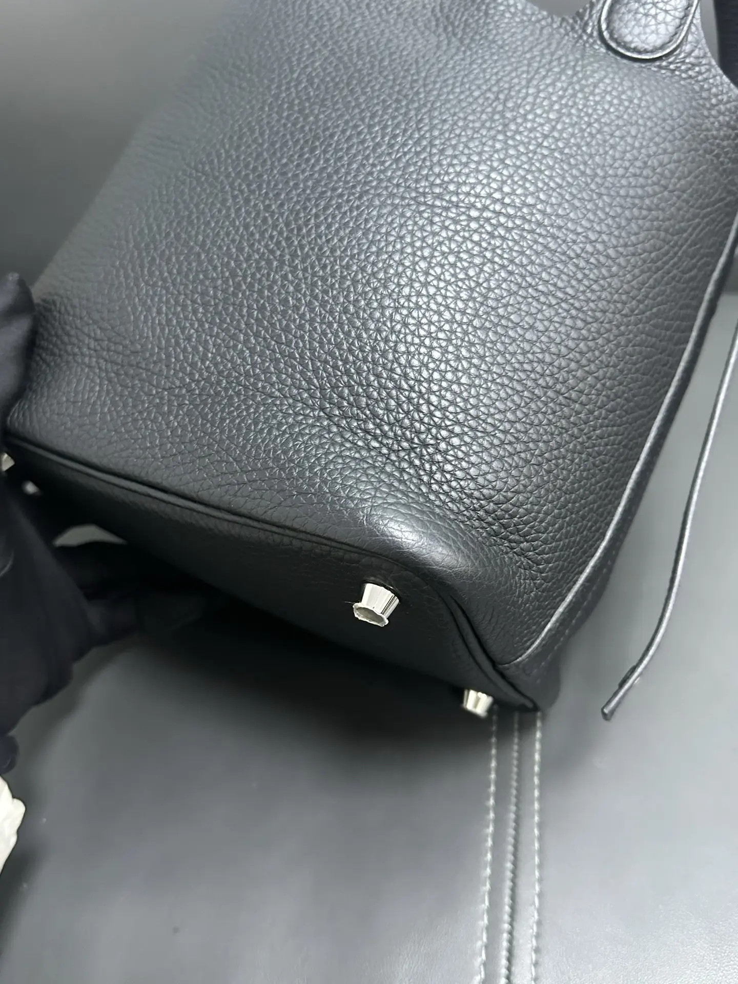 HERMÈS Picotin 18 in black with palladium hardware HERMÈS Picotin 18 in black with palladium hardware