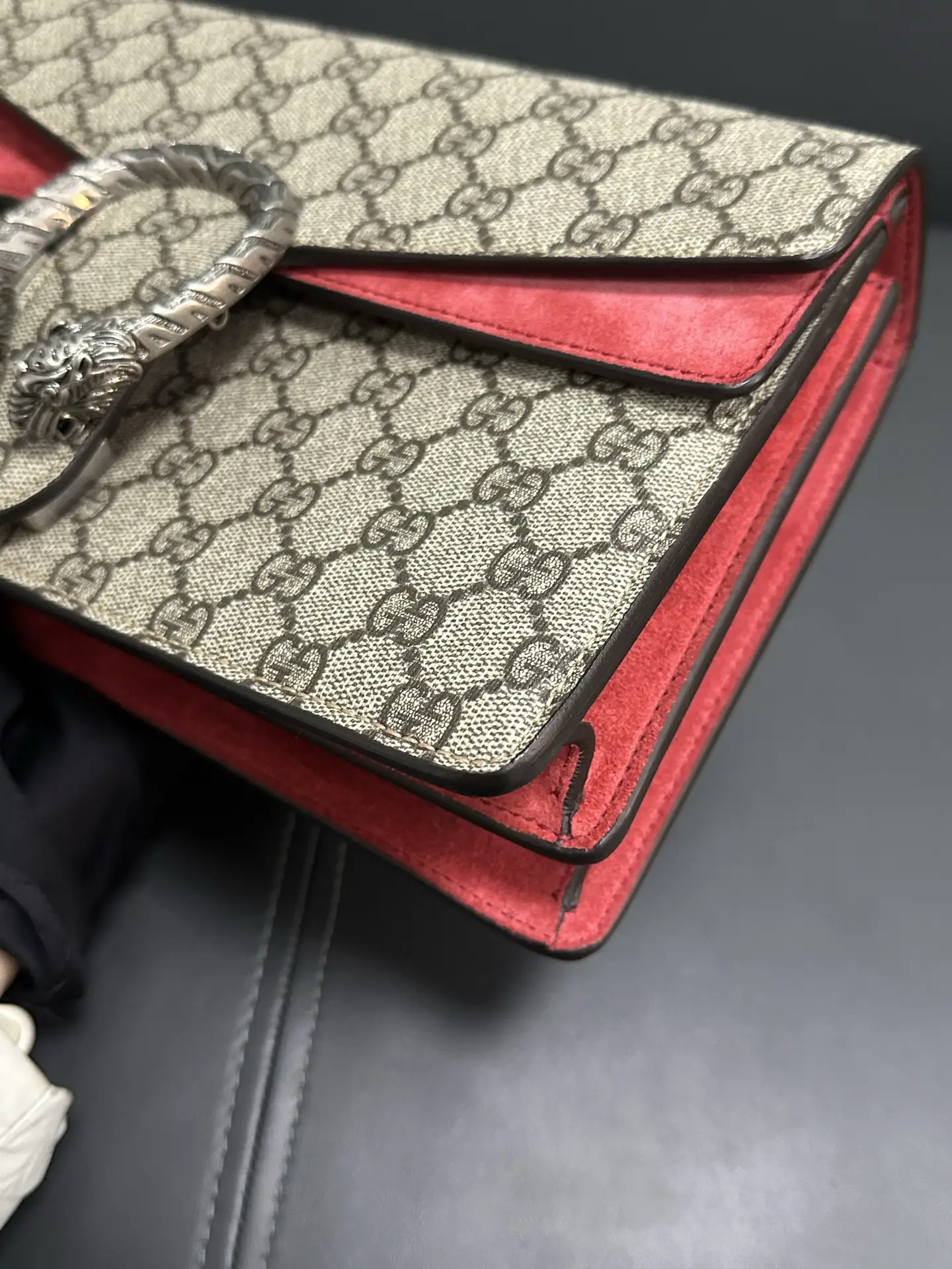 GUCCI Dionysus GG Supreme Blooms Shoulder Bag GUCCI Dionysus GG Supreme Blooms Shoulder Bag