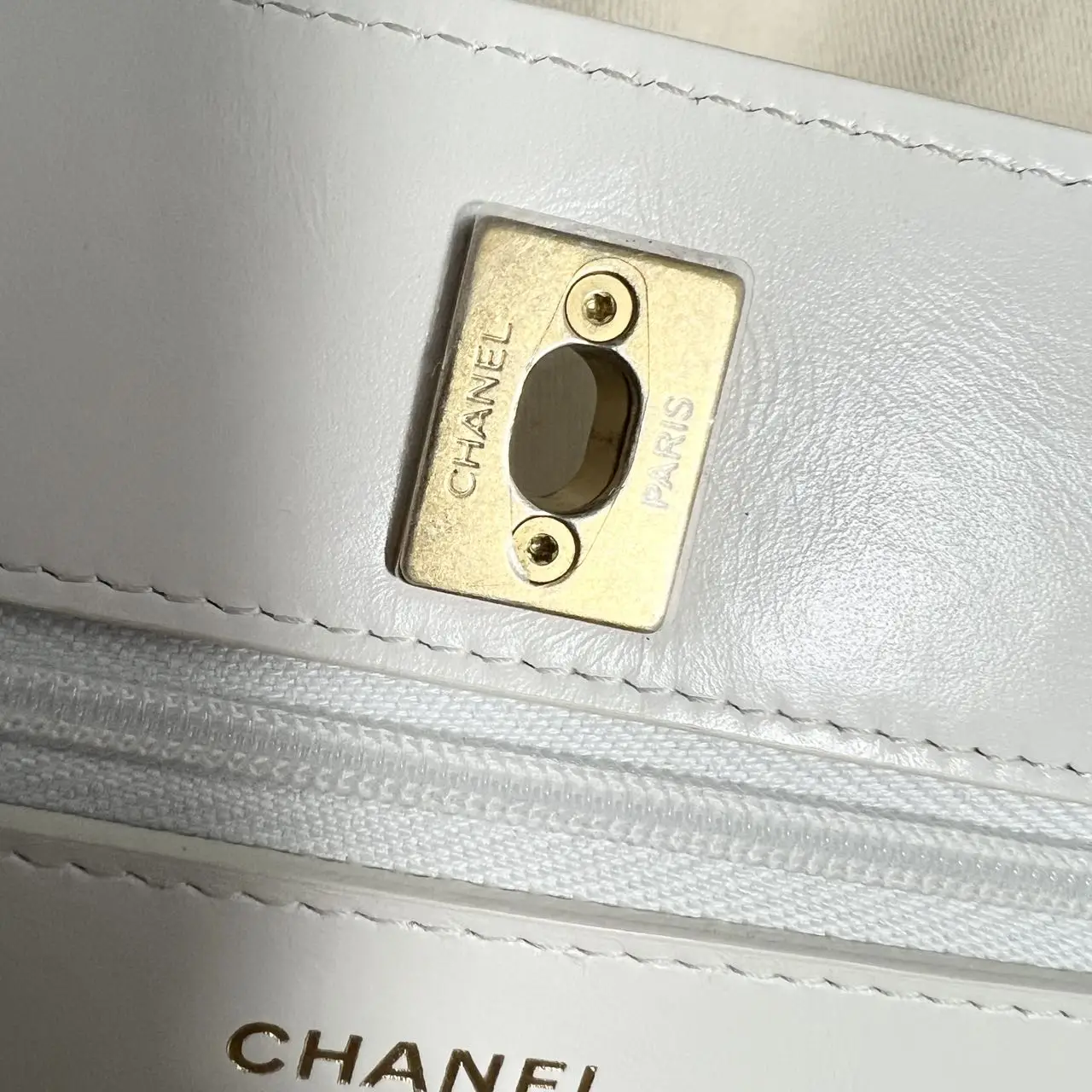 CHANE Classic Wallet On Chain in White Lambskin CHANE Classic Wallet On Chain in White Lambskin