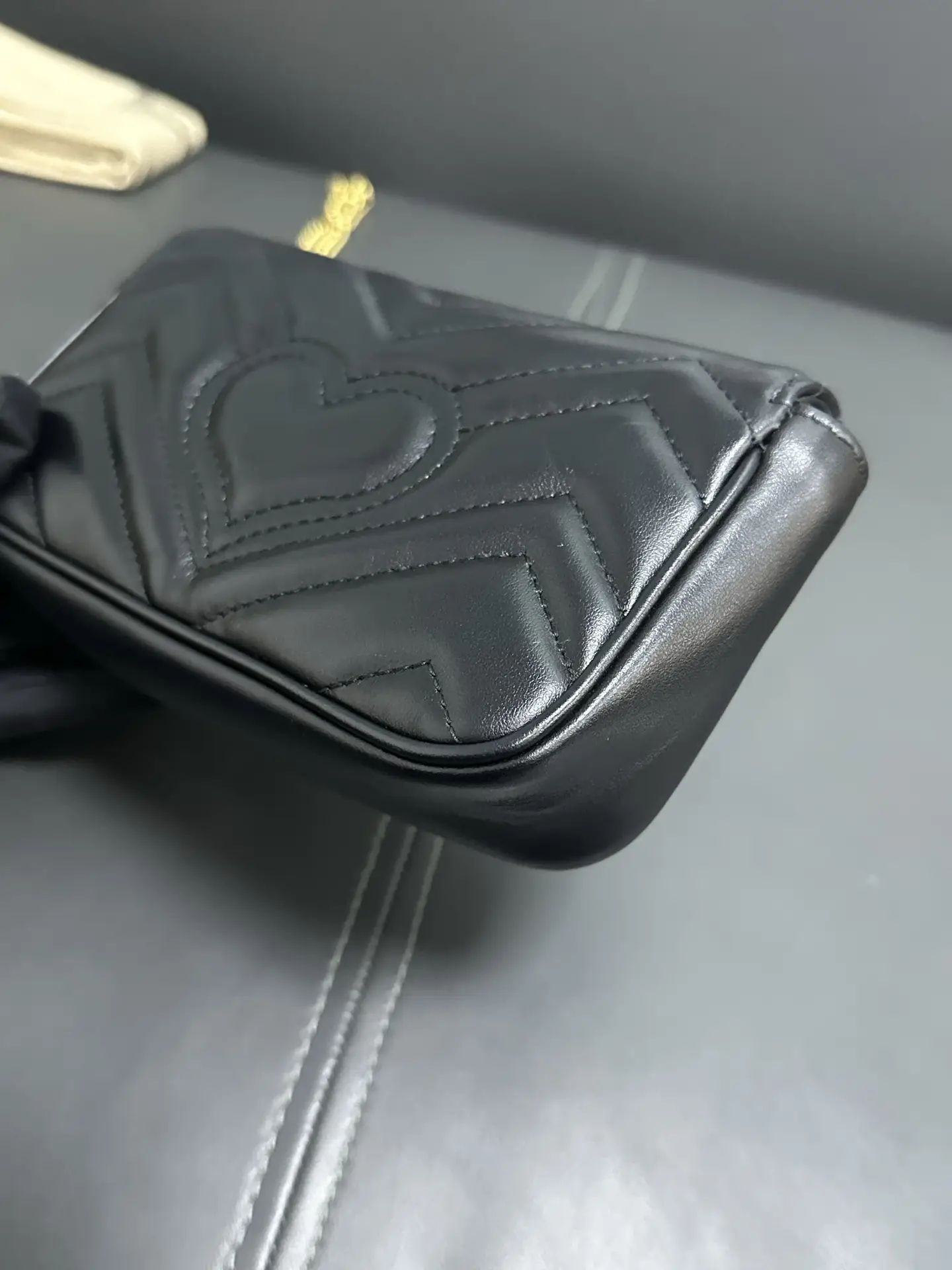 GUCCI GG Marmont Mini Bag black with gold-tone hardware GUCCI GG Marmont Mini Bag black with gold-tone hardware