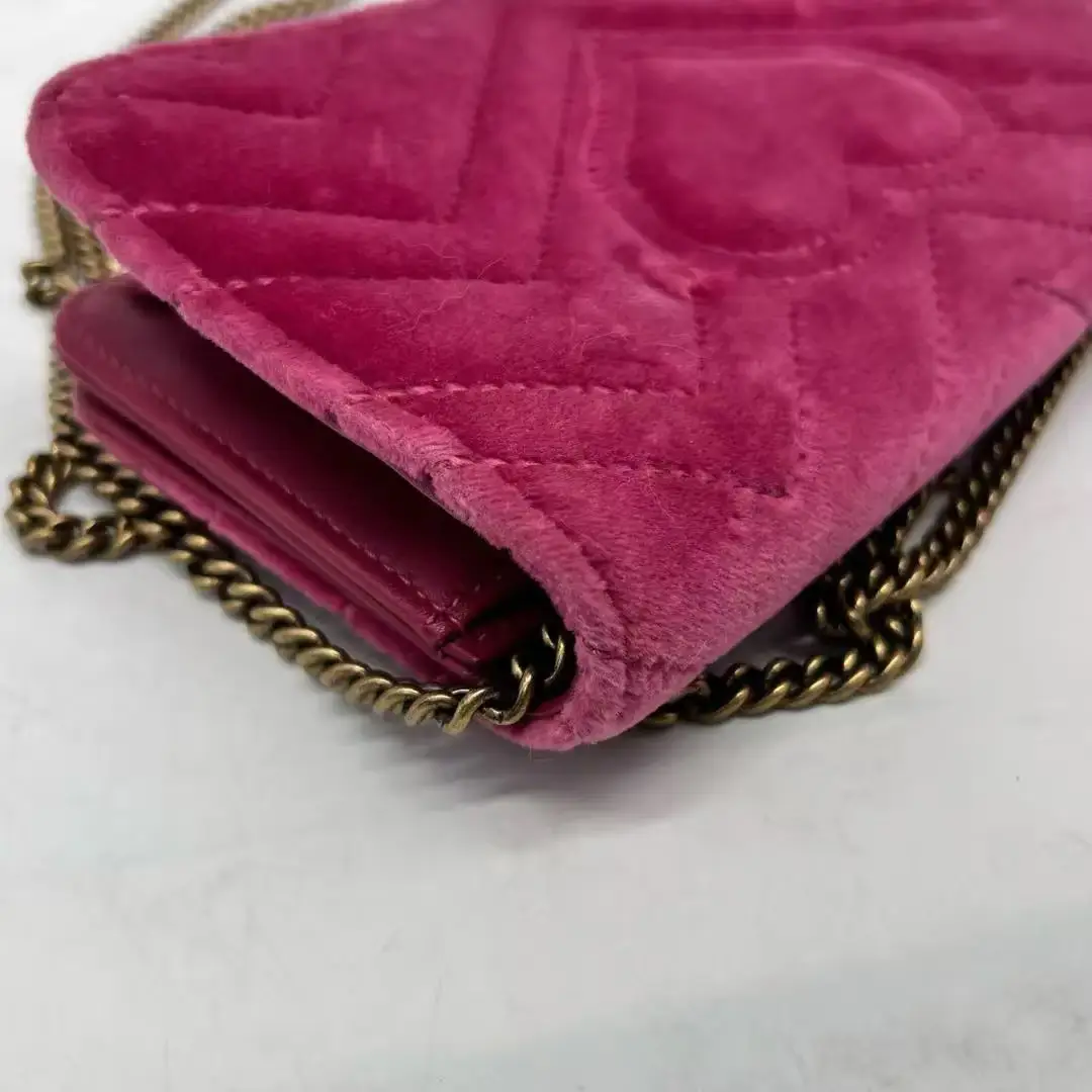 GUCCI GG Marmont Pink Crossbody Bag GUCCI GG Marmont Pink Crossbody Bag