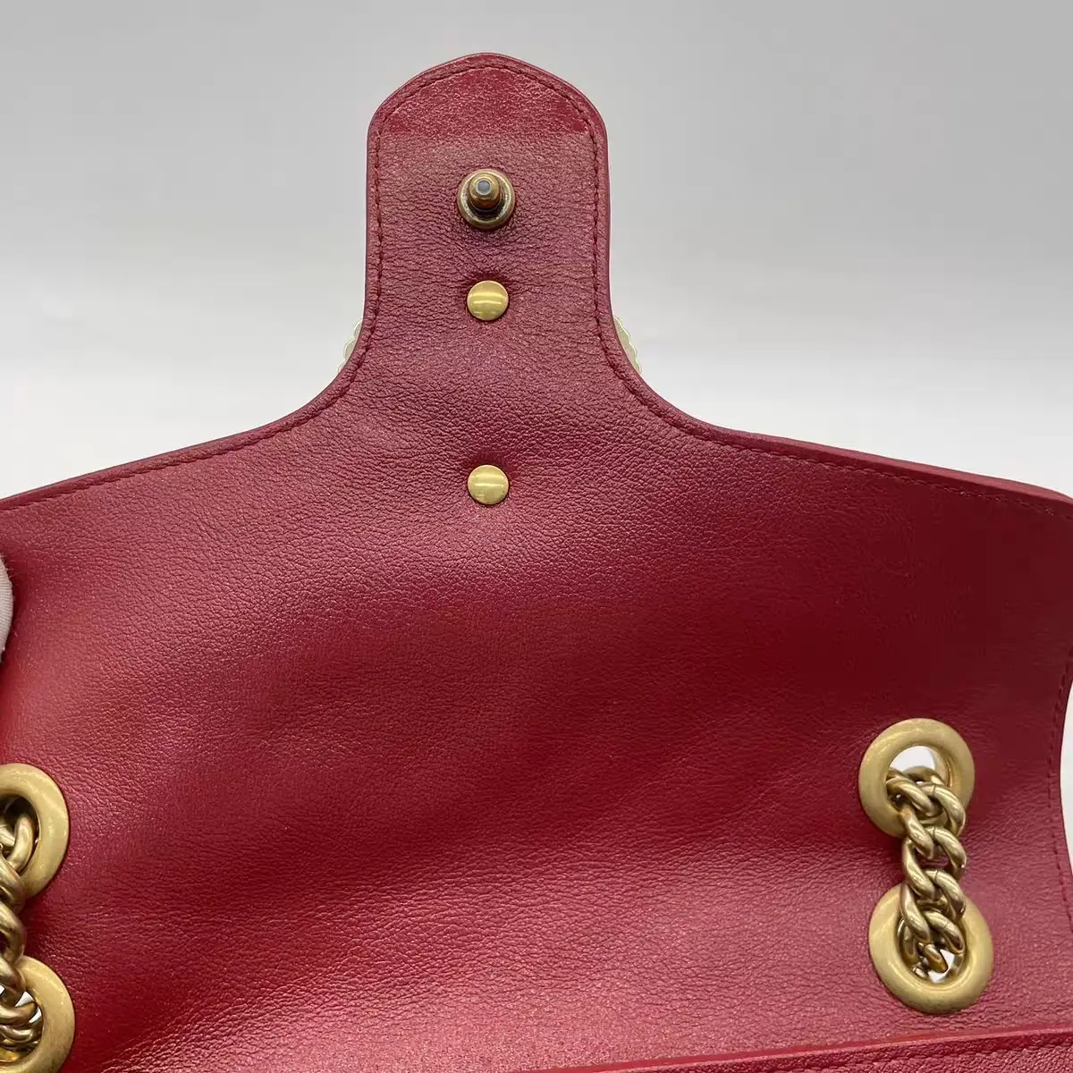 GUCCI GG Marmont Medium Shoulder Bag GUCCI GG Marmont Medium Shoulder Bag