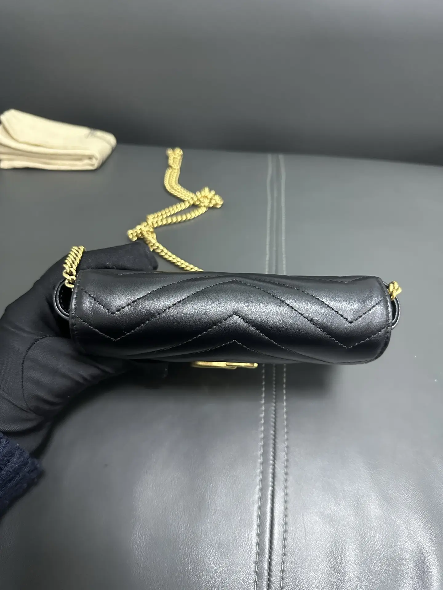 GUCCI GG Marmont Mini Bag black with gold-tone hardware GUCCI GG Marmont Mini Bag black with gold-tone hardware