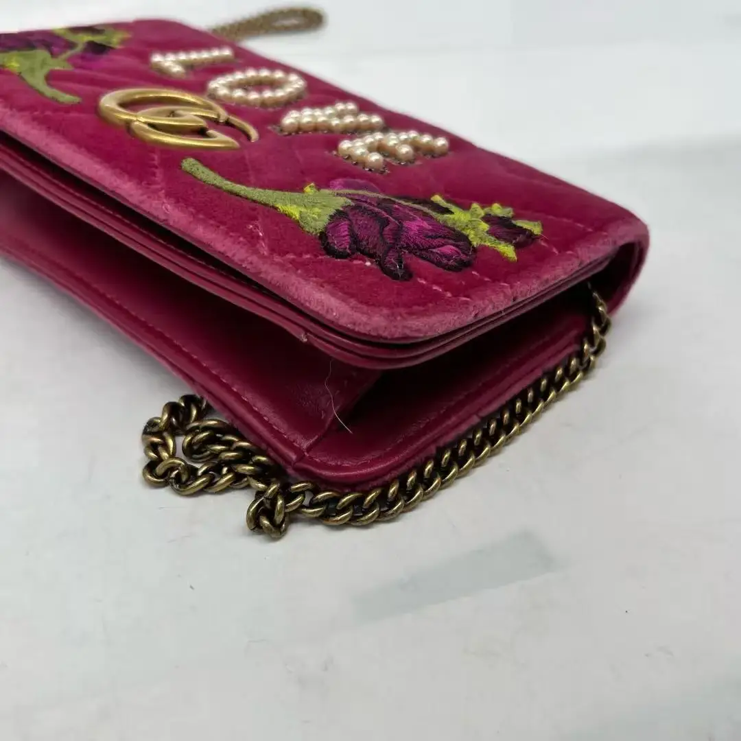 GUCCI GG Marmont Pink Crossbody Bag GUCCI GG Marmont Pink Crossbody Bag