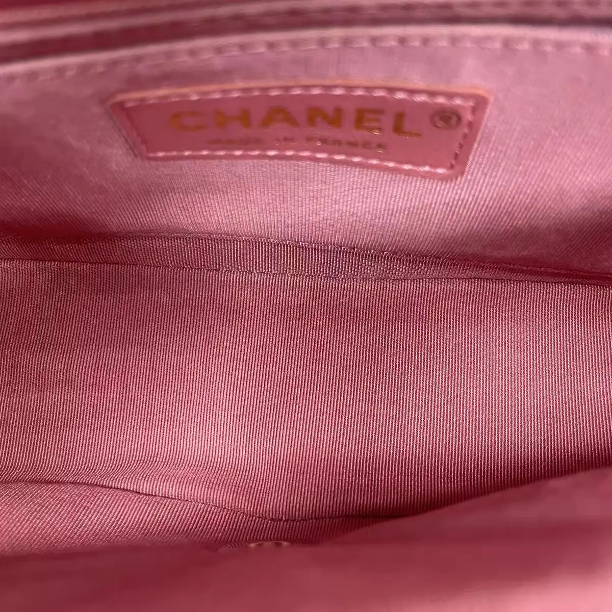 CHANEL Small Chevron Classic Flap Bag Pink Leather CHANEL Small Chevron Classic Flap Bag Pink Leather