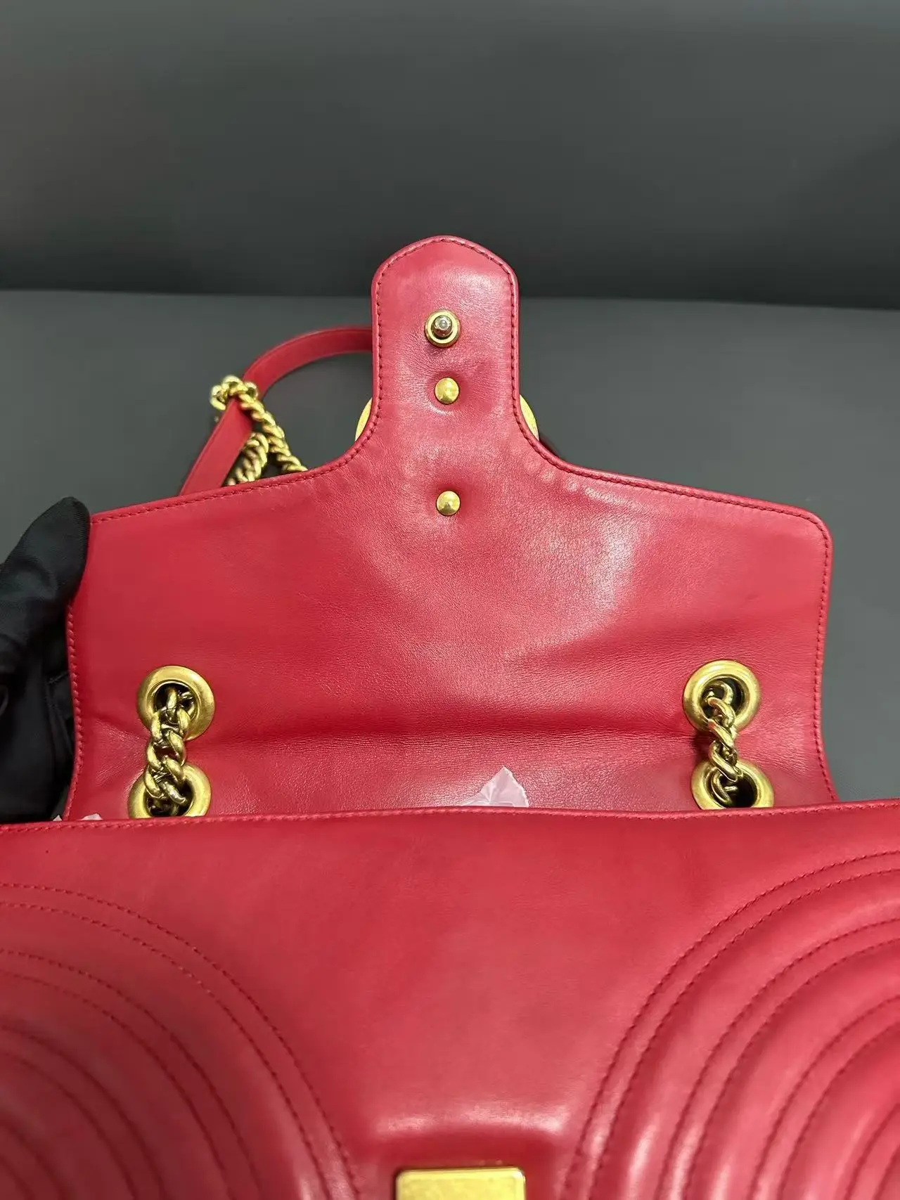 GUCCI GG Marmont Medium Shoulder Bag GUCCI GG Marmont Medium Shoulder Bag