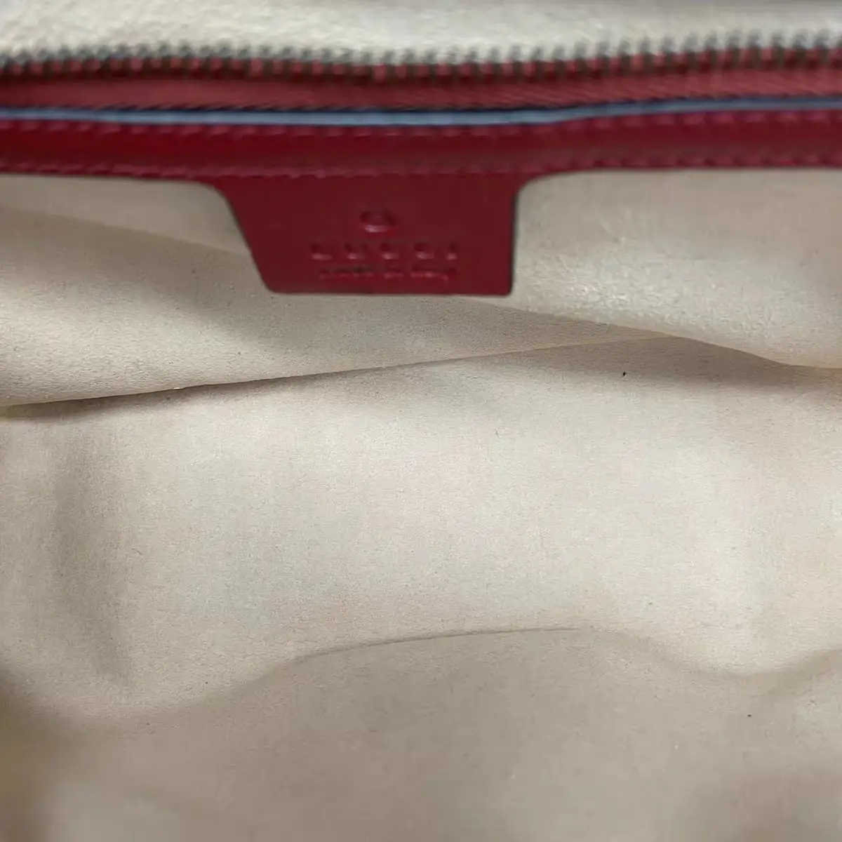 GUCCI GG Marmont Medium Shoulder Bag GUCCI GG Marmont Medium Shoulder Bag