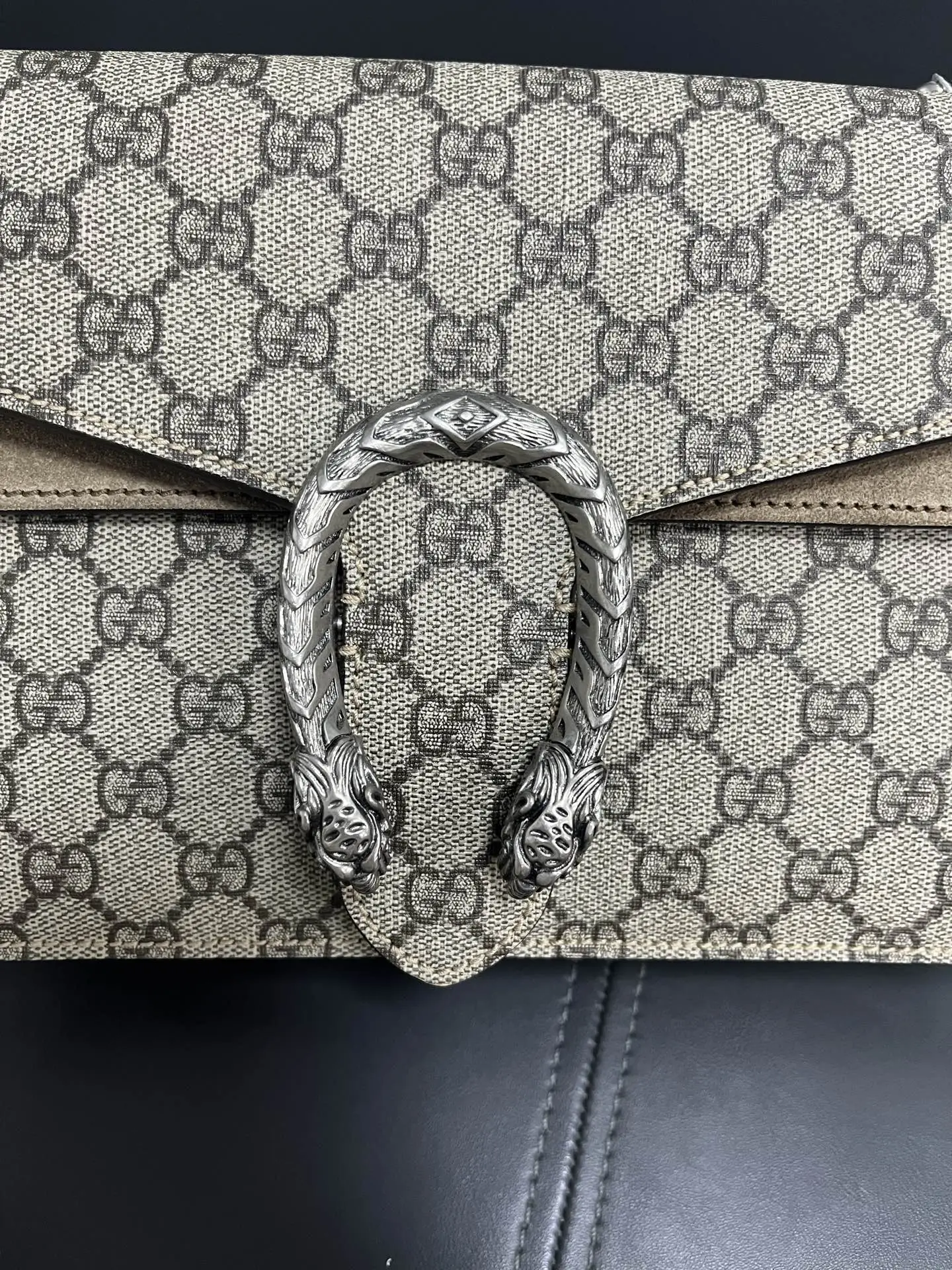 GUCCI Dionysus GG Supreme Blooms Shoulder Bag GUCCI Dionysus GG Supreme Blooms Shoulder Bag