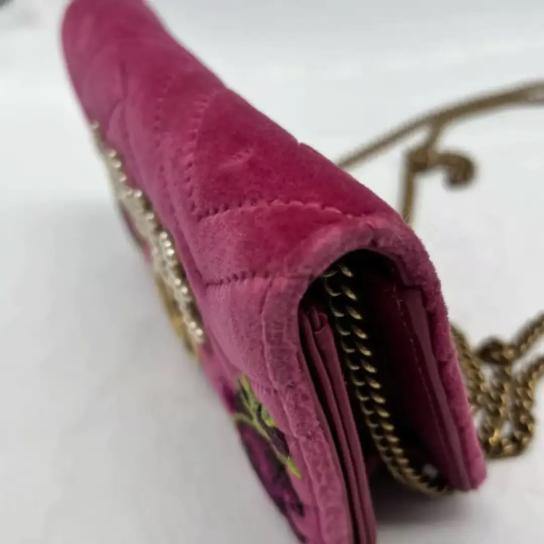 GUCCI GG Marmont Pink Crossbody Bag GUCCI GG Marmont Pink Crossbody Bag