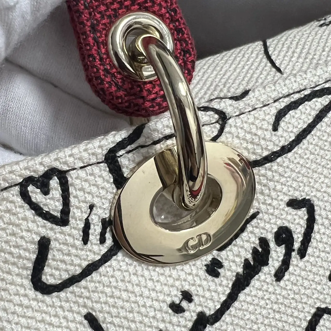 DIOR Medium Lady D-Lite Bag Red/White Embroidered Canvas with Heart DIOR Medium Lady D-Lite Bag Red/White Embroidered Canvas with Heart