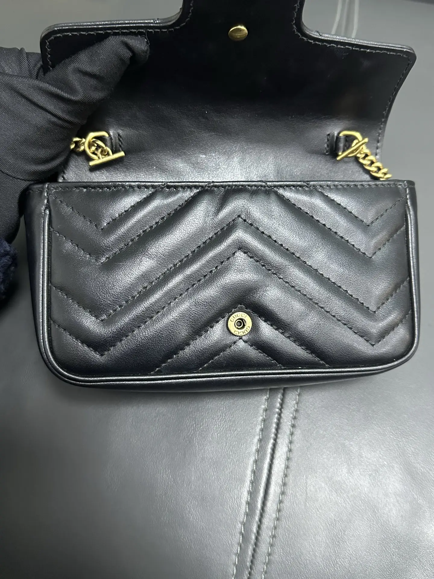 GUCCI GG Marmont Mini Bag black with gold-tone hardware GUCCI GG Marmont Mini Bag black with gold-tone hardware