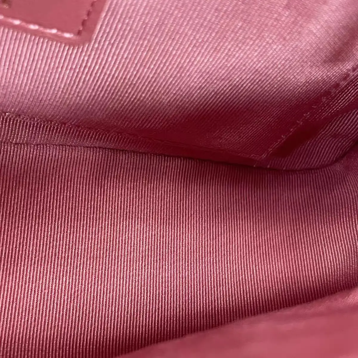 CHANEL Small Chevron Classic Flap Bag Pink Leather CHANEL Small Chevron Classic Flap Bag Pink Leather