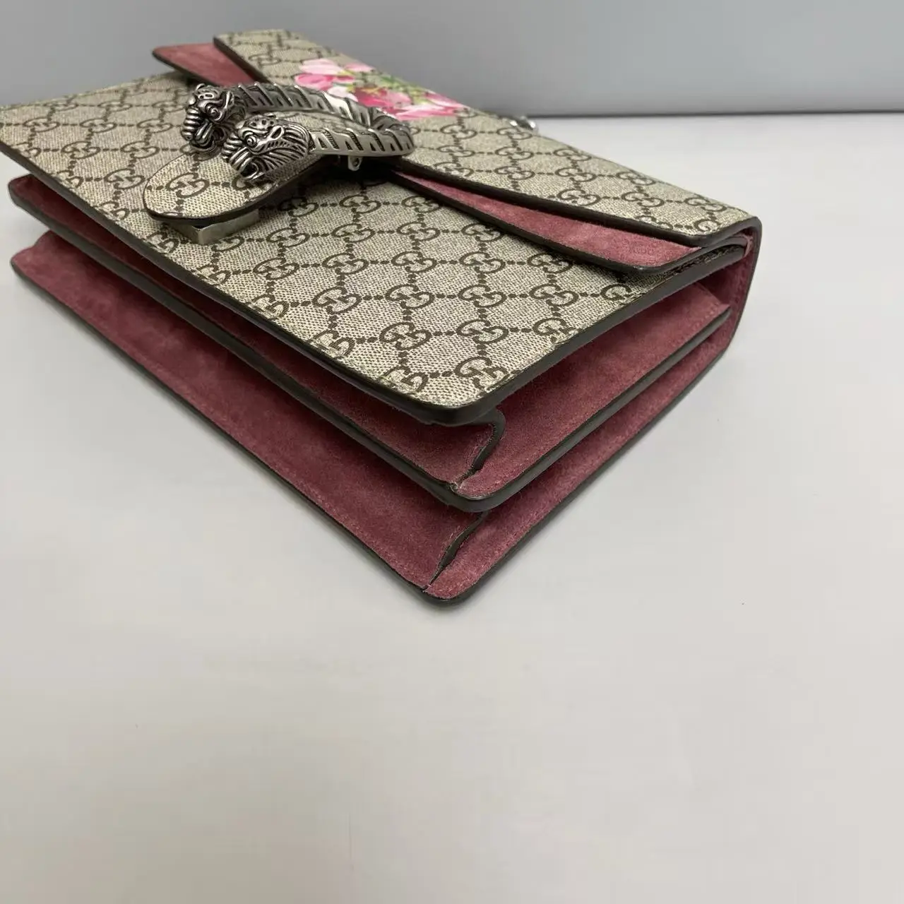 GUCCI Dionysus GG Supreme Blooms Shoulder Bag GUCCI Dionysus GG Supreme Blooms Shoulder Bag