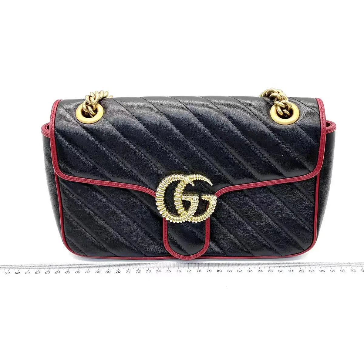 GUCCI GG Marmont Medium Shoulder Bag GUCCI GG Marmont Medium Shoulder Bag