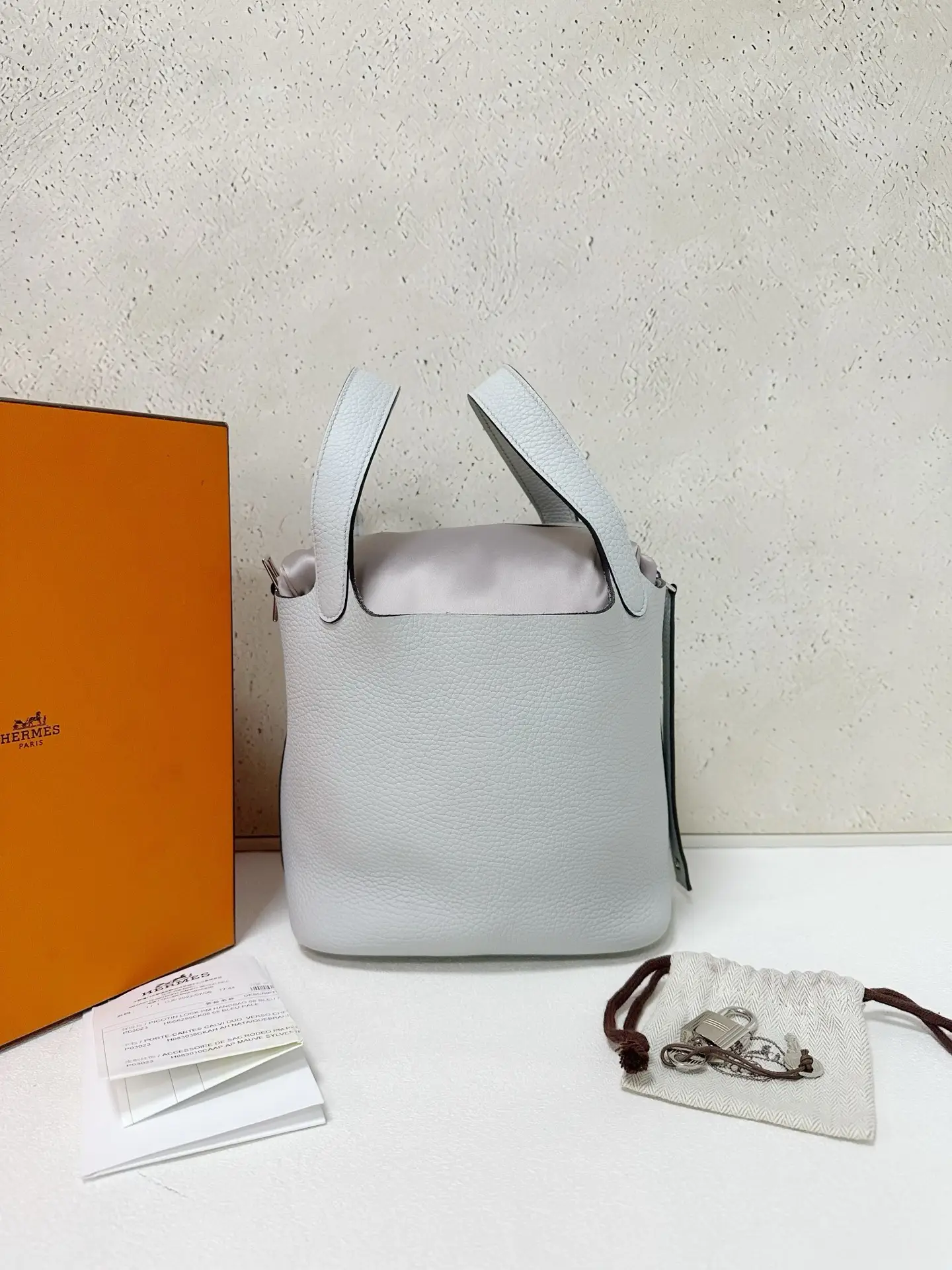 HERMÈS Pocotin 18 Eclat Bag HERMÈS Pocotin 18 Eclat Bag