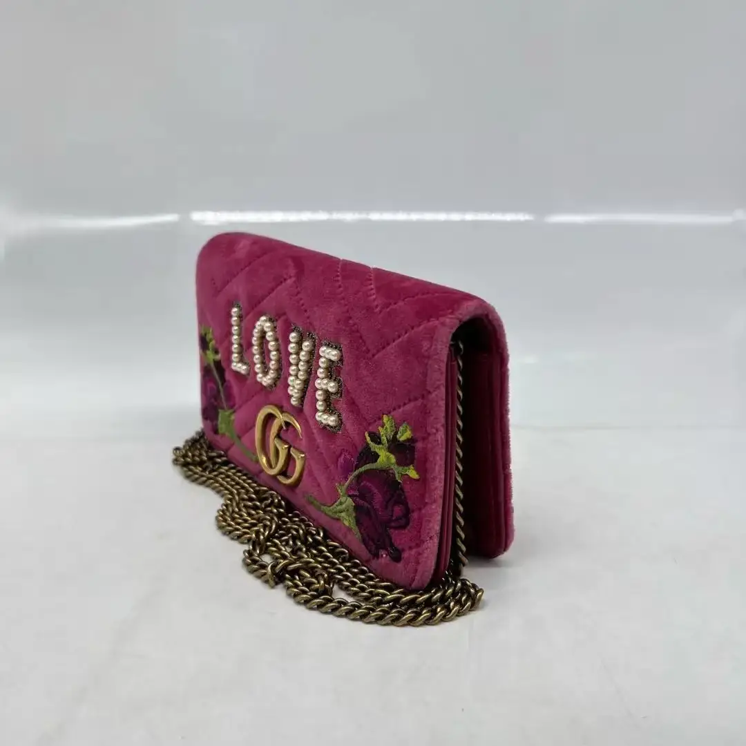 GUCCI GG Marmont Pink Crossbody Bag GUCCI GG Marmont Pink Crossbody Bag