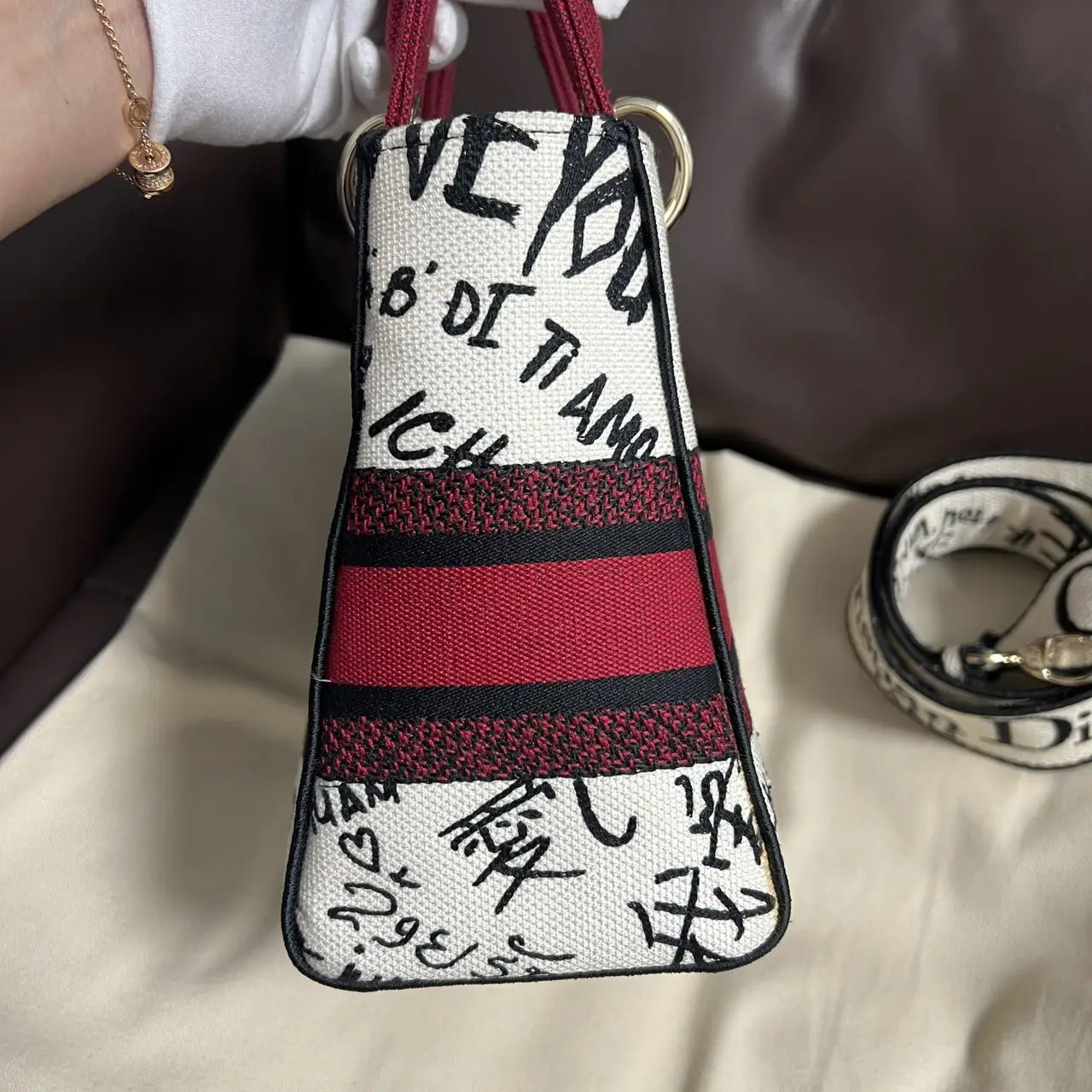 DIOR Medium Lady D-Lite Bag Red/White Embroidered Canvas with Heart DIOR Medium Lady D-Lite Bag Red/White Embroidered Canvas with Heart