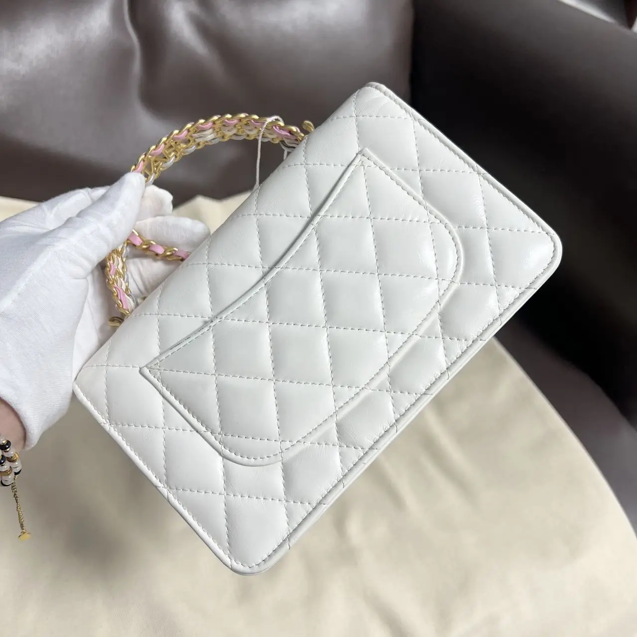 CHANE Classic Wallet On Chain in White Lambskin CHANE Classic Wallet On Chain in White Lambskin