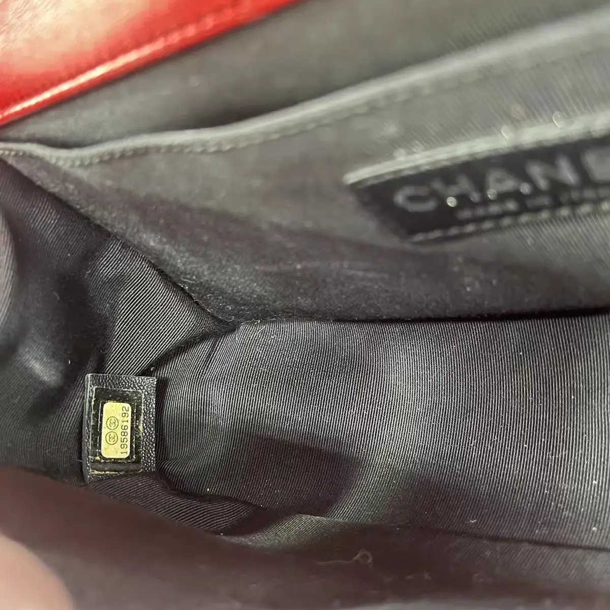 CHANEL Medium Boy Bag Red Patent Leather CHANEL Medium Boy Bag Red Patent Leather