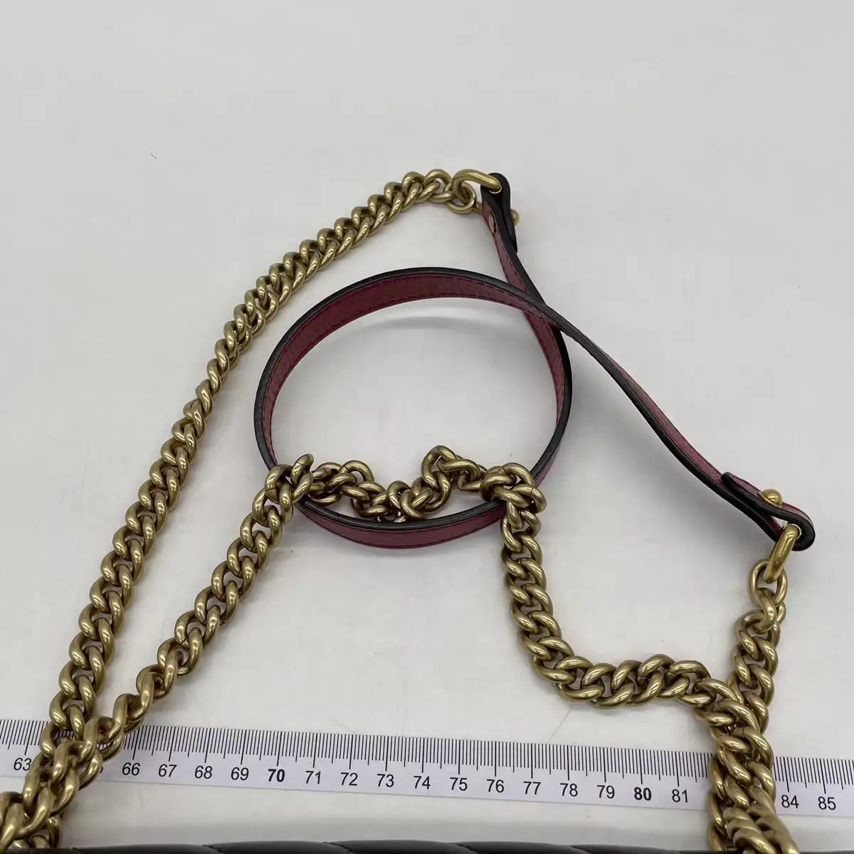 GUCCI GG Marmont Medium Shoulder Bag GUCCI GG Marmont Medium Shoulder Bag