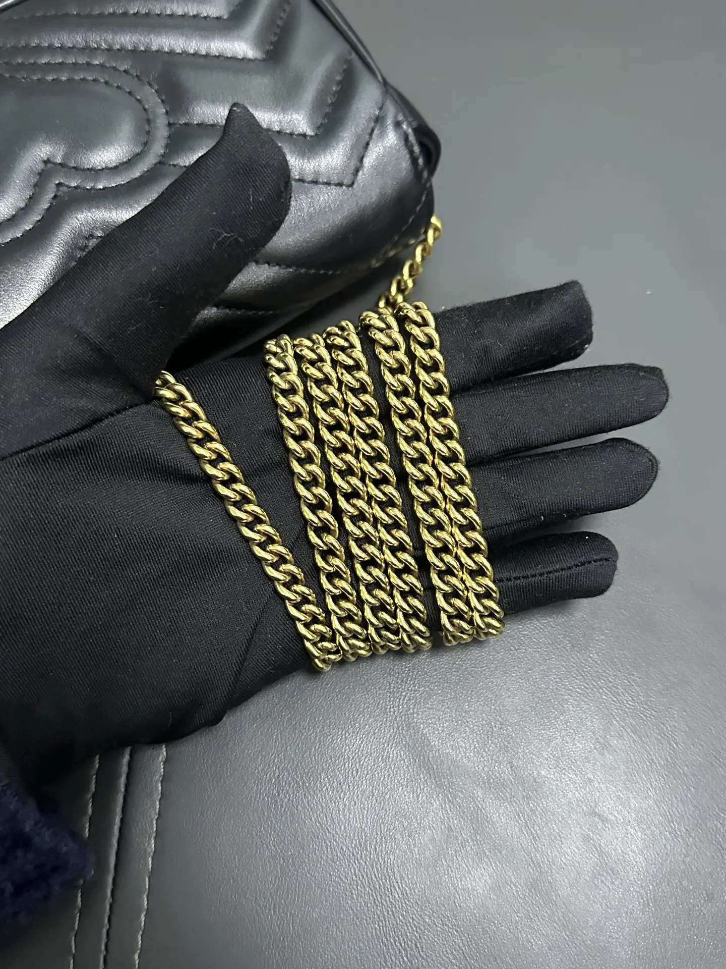 GUCCI GG Marmont Mini Bag black with gold-tone hardware GUCCI GG Marmont Mini Bag black with gold-tone hardware