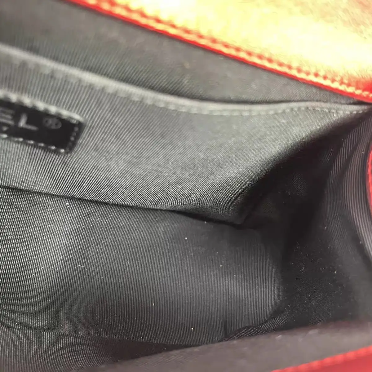 CHANEL Medium Boy Bag Red Patent Leather CHANEL Medium Boy Bag Red Patent Leather