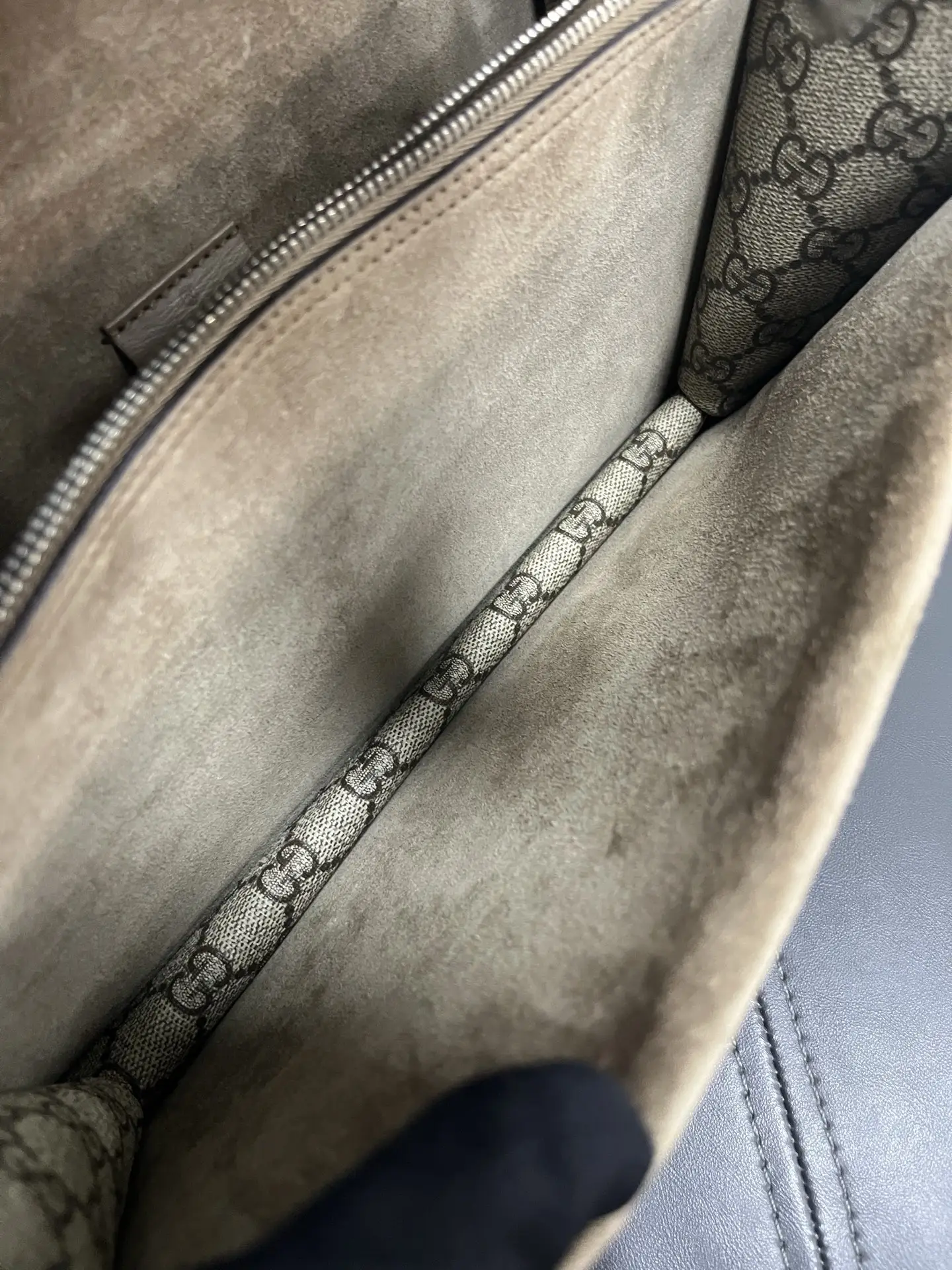 GUCCI Dionysus GG Supreme Blooms Shoulder Bag GUCCI Dionysus GG Supreme Blooms Shoulder Bag