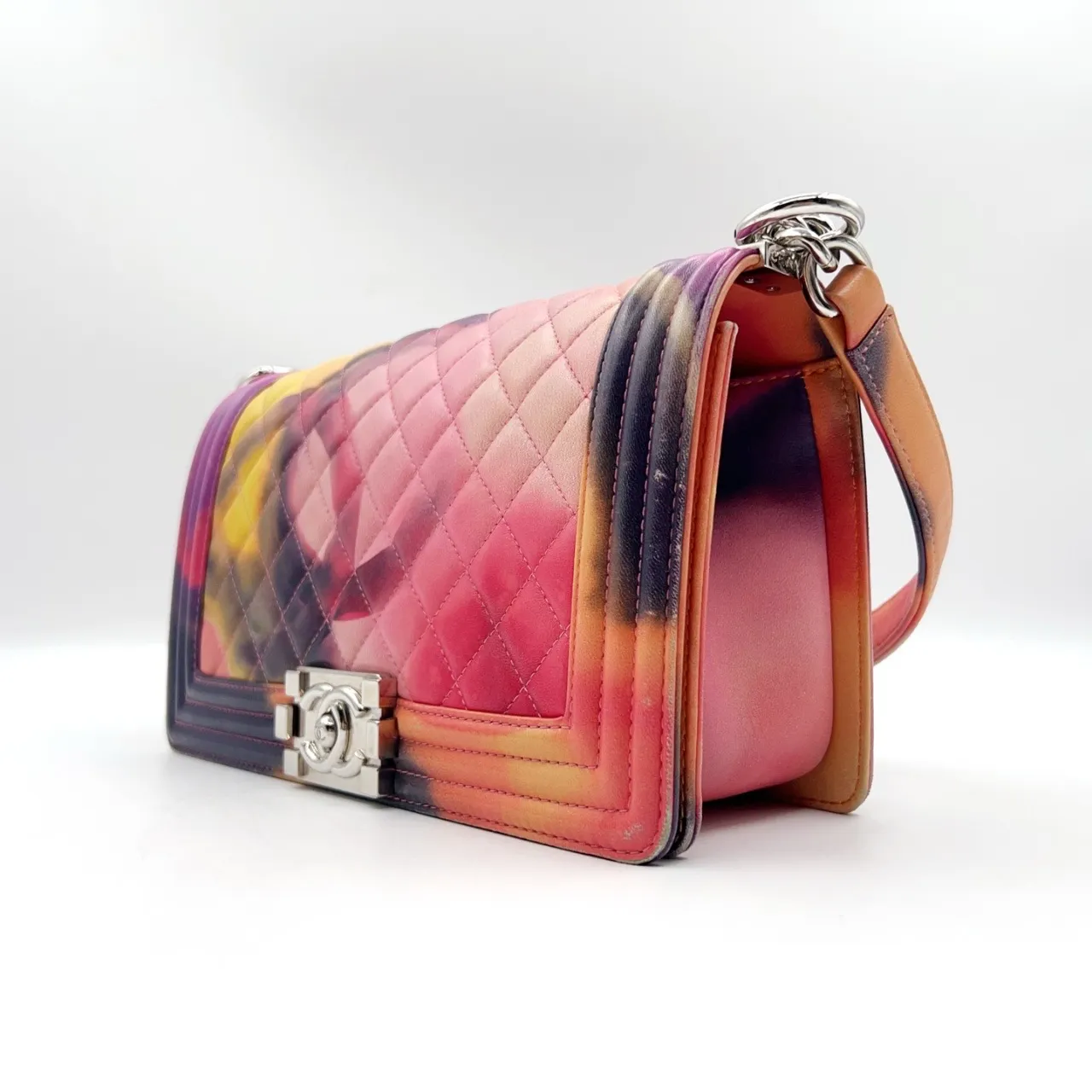 CHANEL Medium Boy Bag Flower Power Collector Printed Leather CHANEL Medium Boy Bag Flower Power Collector Printed Leather