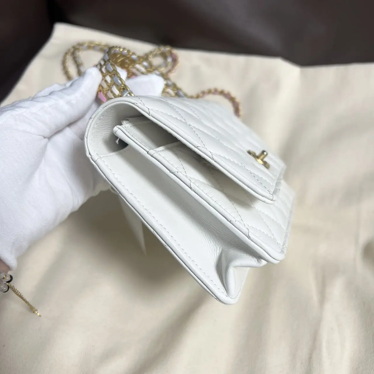 CHANE Classic Wallet On Chain in White Lambskin CHANE Classic Wallet On Chain in White Lambskin