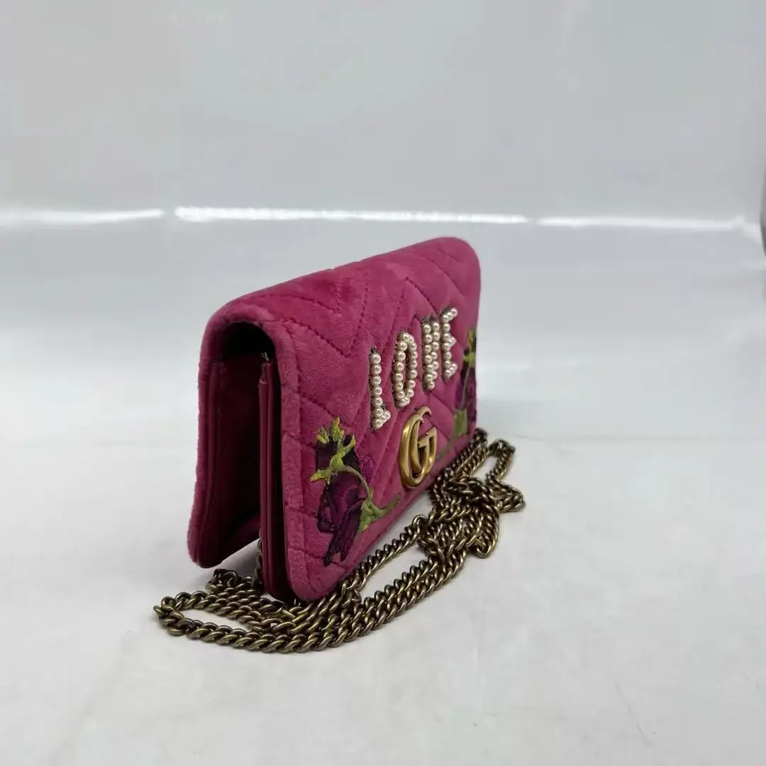 GUCCI GG Marmont Pink Crossbody Bag GUCCI GG Marmont Pink Crossbody Bag