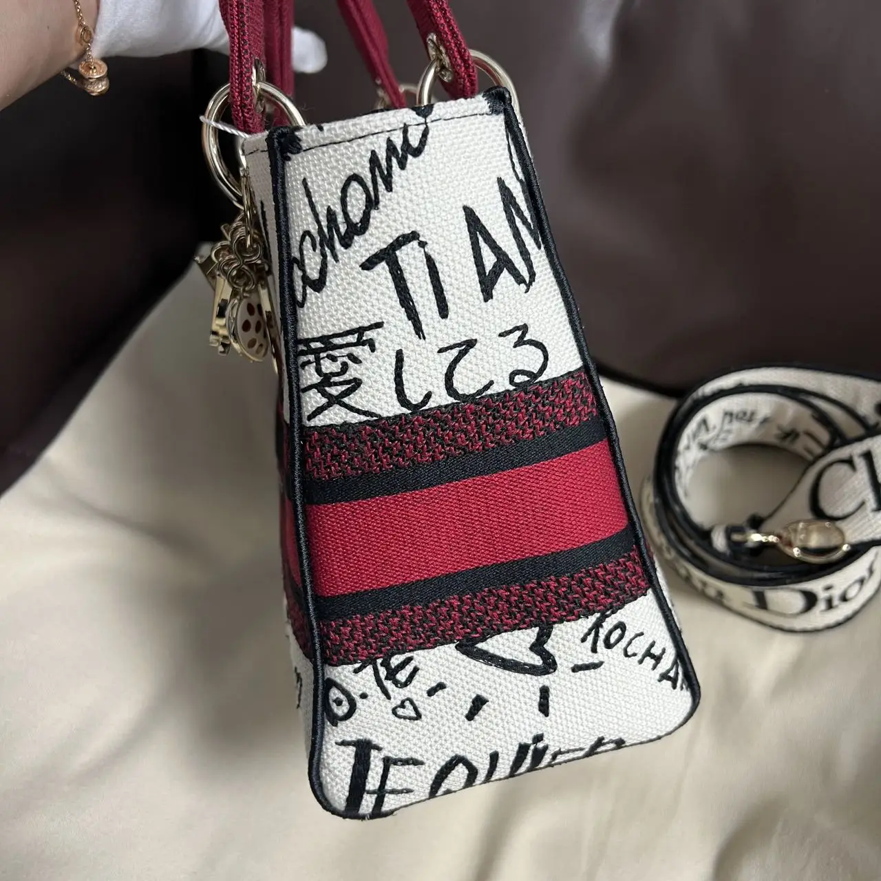 DIOR Medium Lady D-Lite Bag Red/White Embroidered Canvas with Heart DIOR Medium Lady D-Lite Bag Red/White Embroidered Canvas with Heart