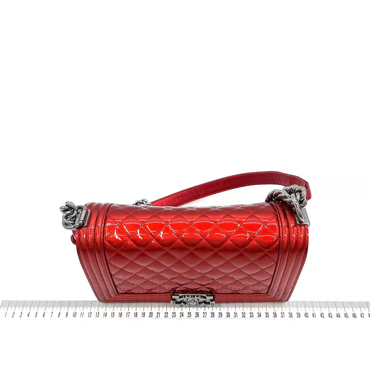 CHANEL Medium Boy Bag Red Patent Leather CHANEL Medium Boy Bag Red Patent Leather