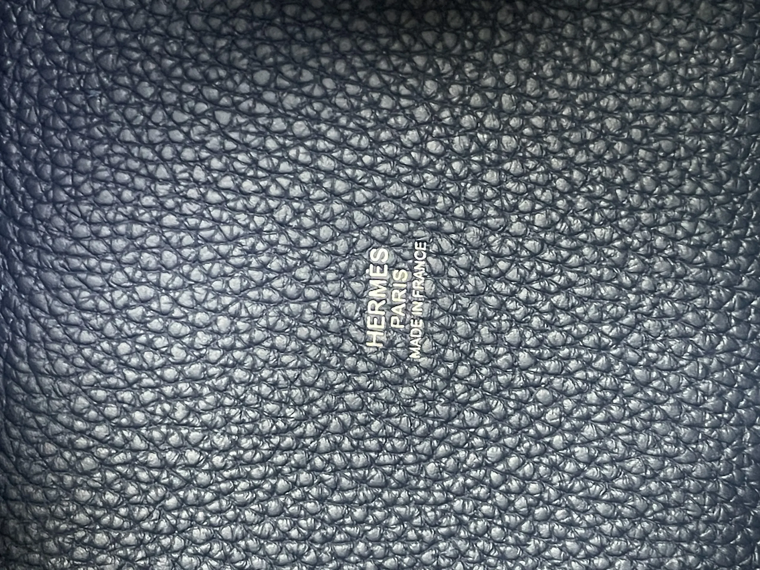 HERMÈS Pocotin 18 Eclat Bag in Blue Leather HERMÈS Pocotin 18 Eclat Bag in Blue Leather