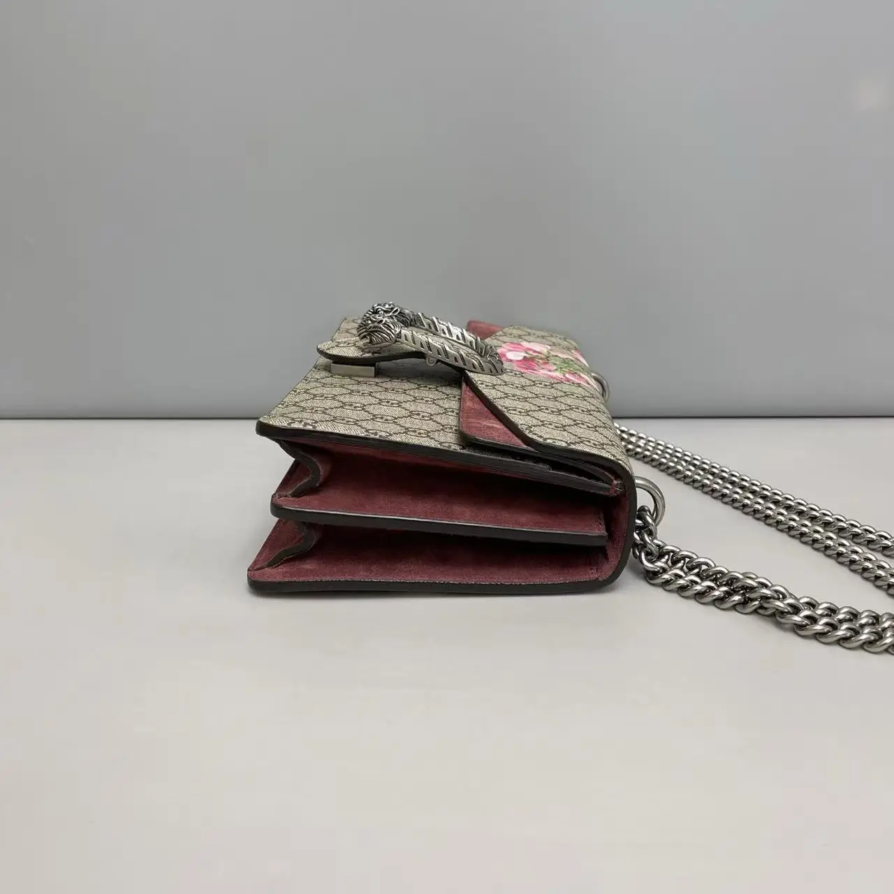 GUCCI Dionysus GG Supreme Blooms Shoulder Bag GUCCI Dionysus GG Supreme Blooms Shoulder Bag