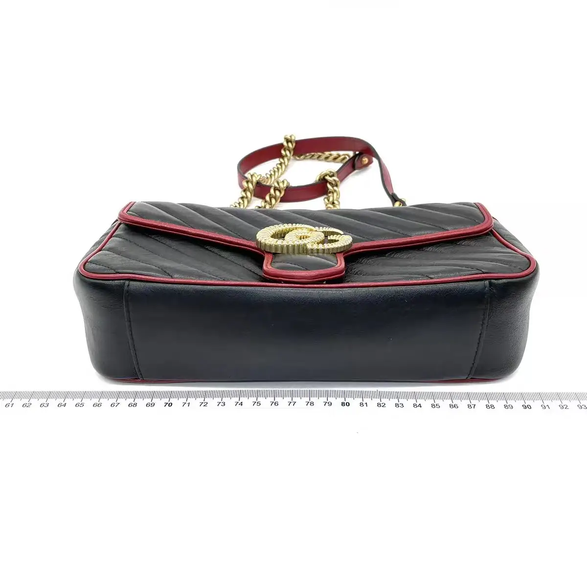 GUCCI GG Marmont Medium Shoulder Bag GUCCI GG Marmont Medium Shoulder Bag