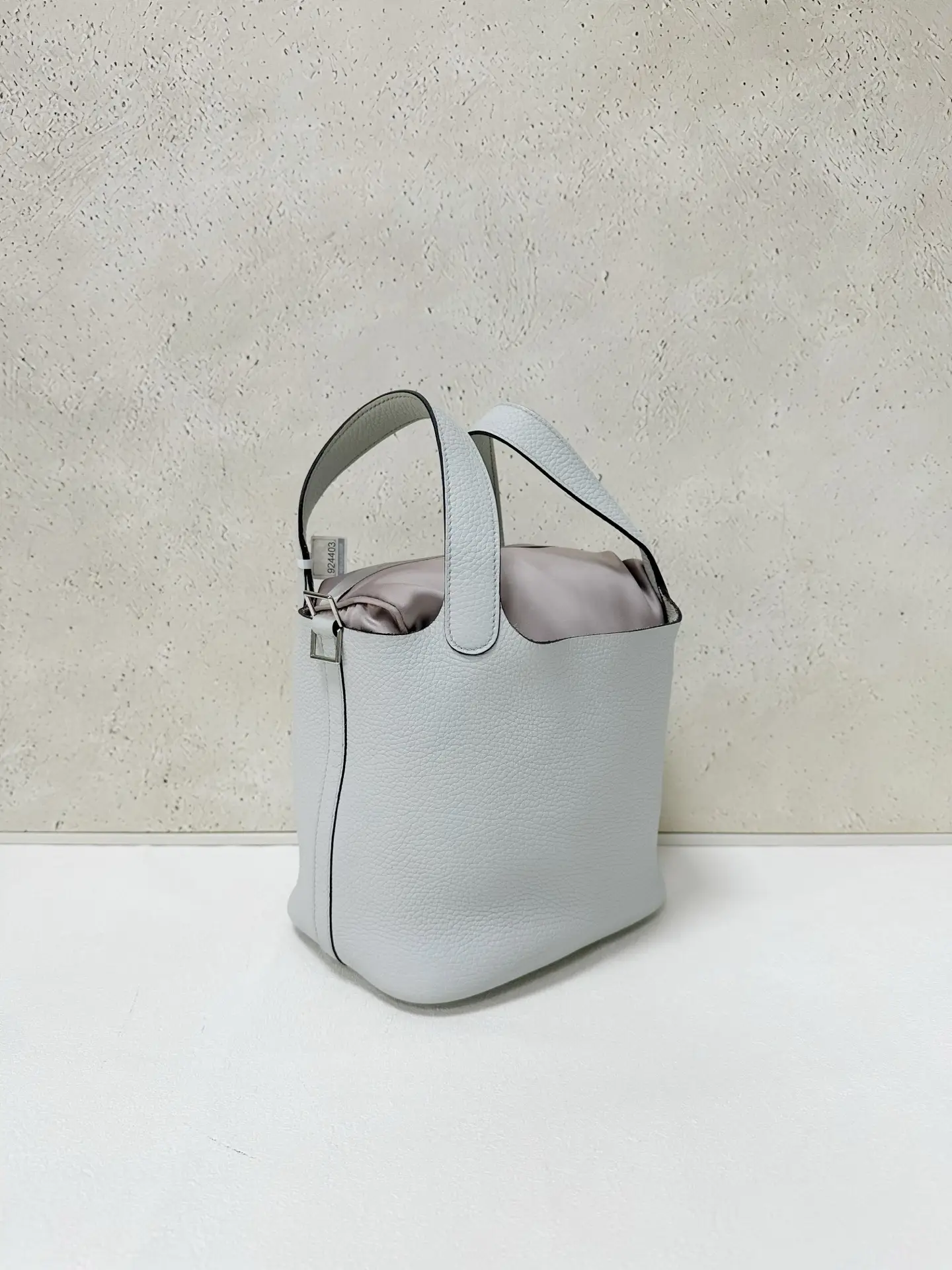 HERMÈS Pocotin 18 Eclat Bag HERMÈS Pocotin 18 Eclat Bag