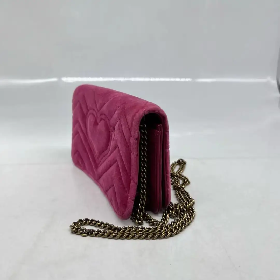 GUCCI GG Marmont Pink Crossbody Bag GUCCI GG Marmont Pink Crossbody Bag