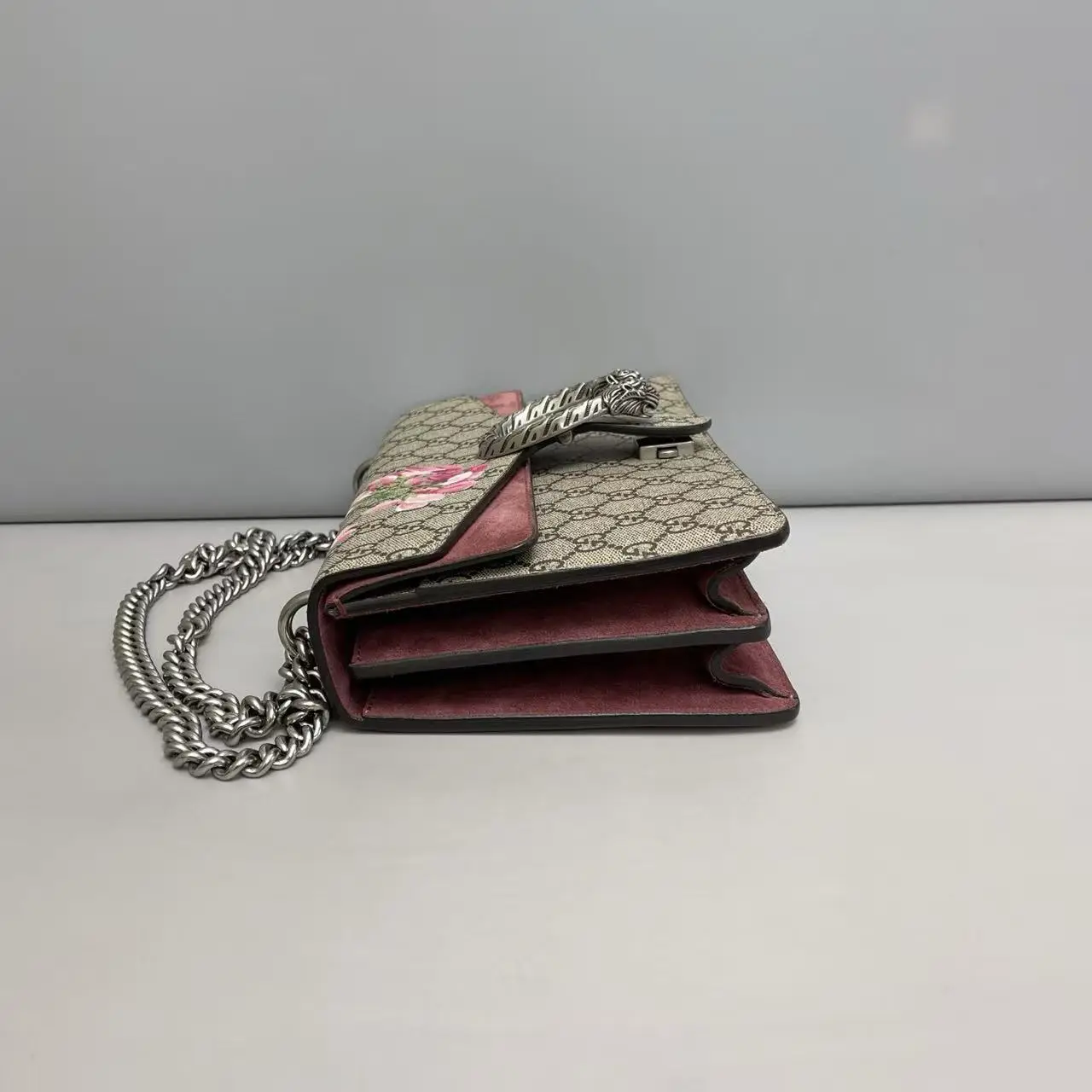 GUCCI Dionysus GG Supreme Blooms Shoulder Bag GUCCI Dionysus GG Supreme Blooms Shoulder Bag