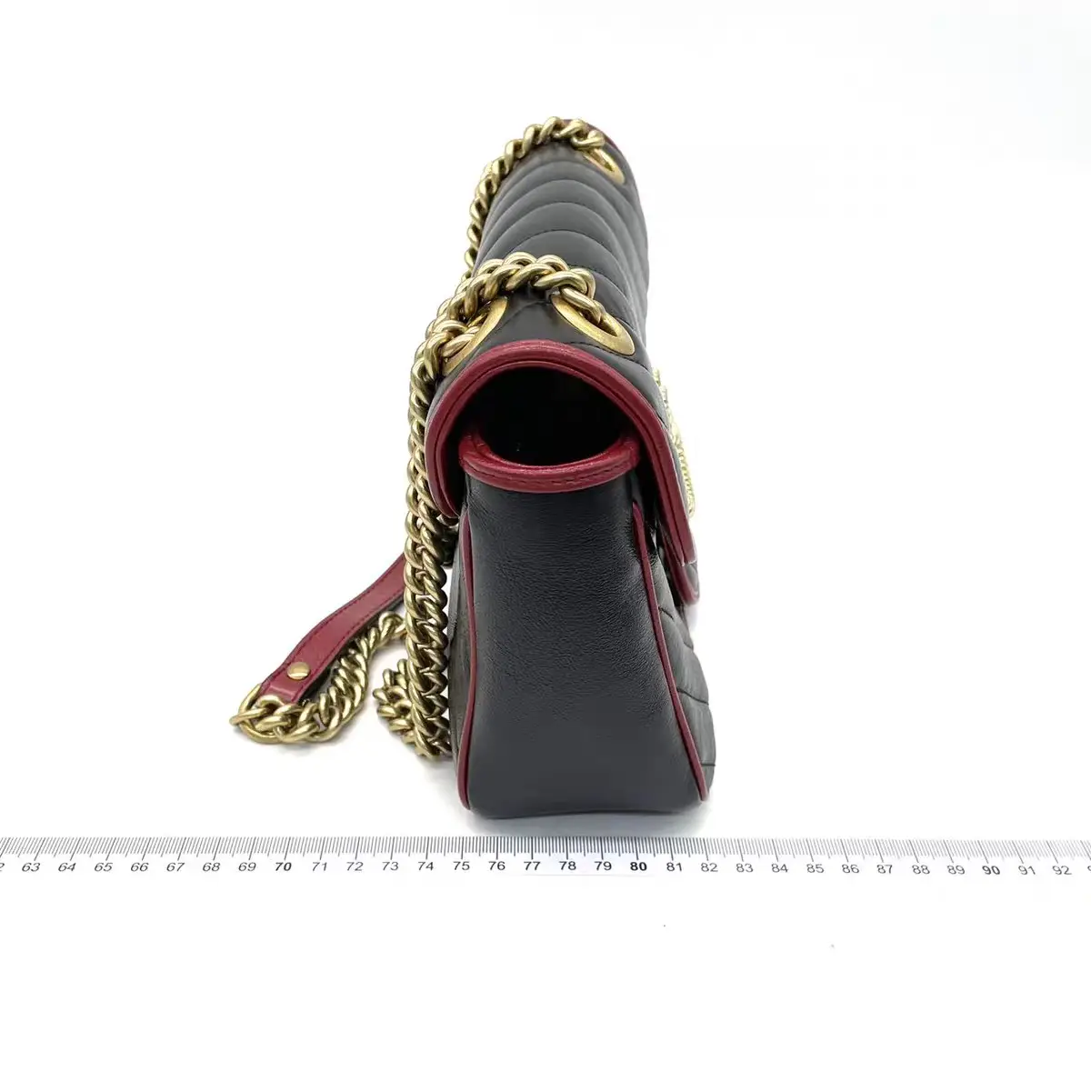 GUCCI GG Marmont Medium Shoulder Bag GUCCI GG Marmont Medium Shoulder Bag