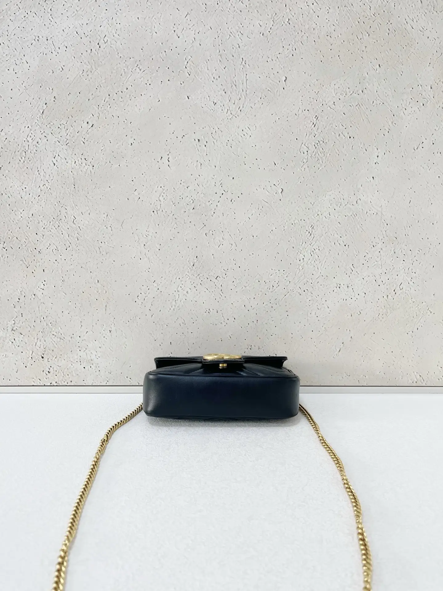 GUCCI GG Marmont Mini Bag black with gold-tone hardware GUCCI GG Marmont Mini Bag black with gold-tone hardware