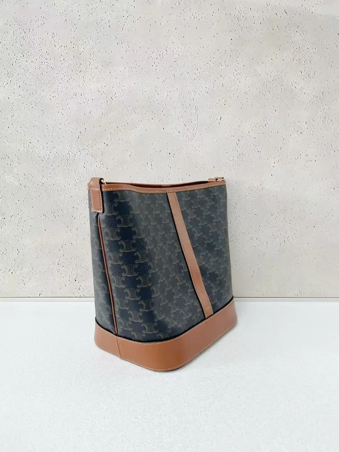 CELINE Medium Bucket In Triomphe Canvas and Calfskin CELINE Medium Bucket In Triomphe Canvas and Calfskin