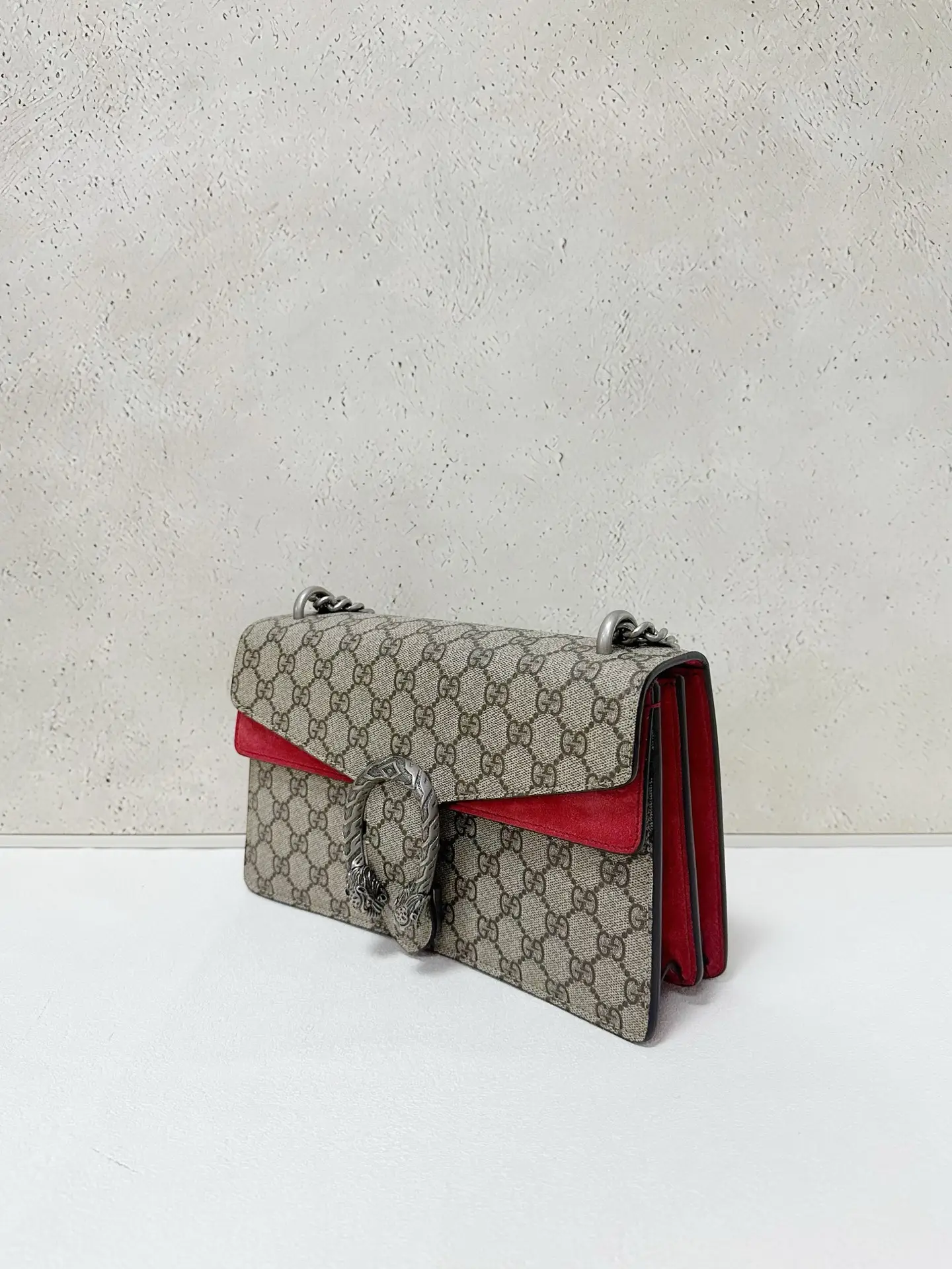 GUCCI Dionysus GG Supreme Blooms Shoulder Bag GUCCI Dionysus GG Supreme Blooms Shoulder Bag