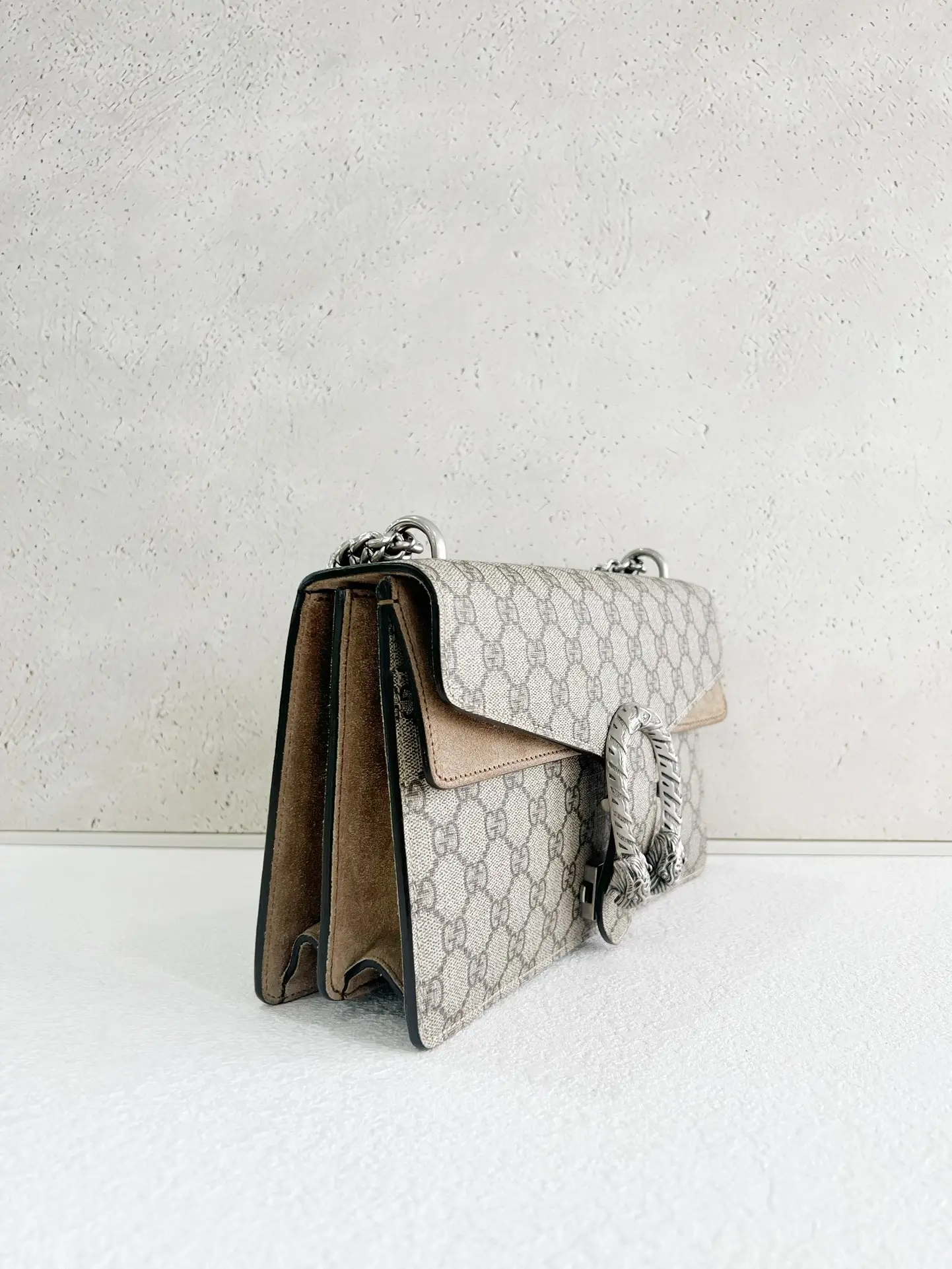 GUCCI Dionysus GG Supreme Blooms Shoulder Bag GUCCI Dionysus GG Supreme Blooms Shoulder Bag