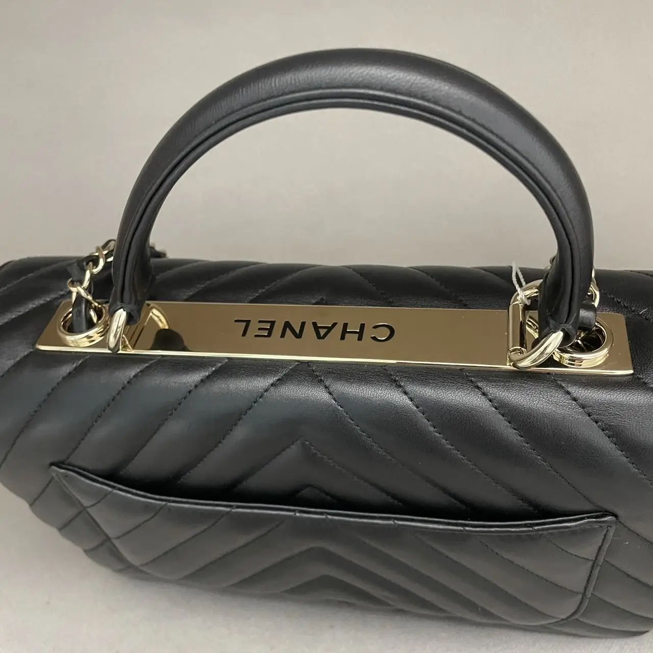 CHANEL Medium Trendy CC Dual Handle Flap Bag Black Lambskin CHANEL Medium Trendy CC Dual Handle Flap Bag Black Lambskin