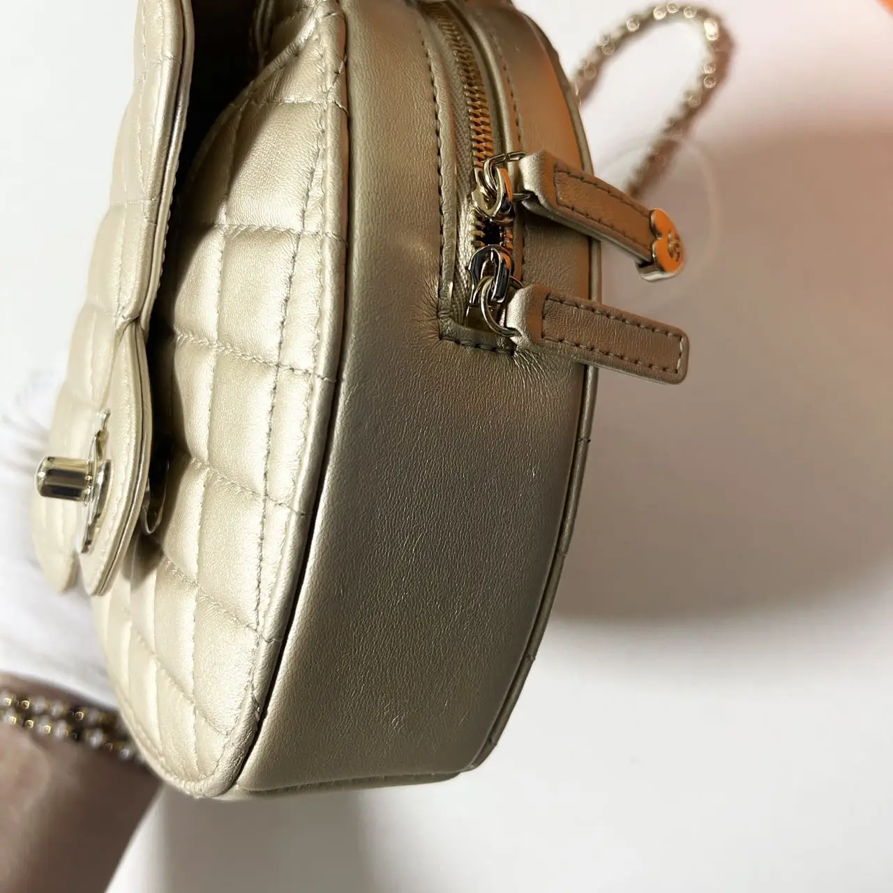 CHANEL Heart Bag Metallic Lambskin Quilted CC CHANEL Heart Bag Metallic Lambskin Quilted CC