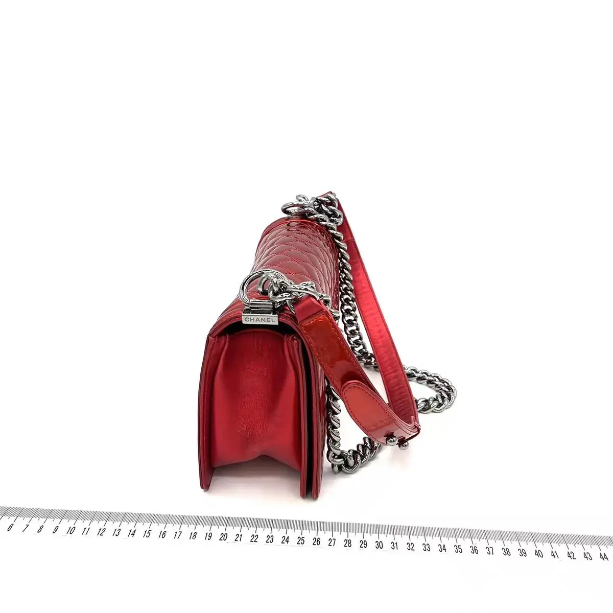 CHANEL Medium Boy Bag Red Patent Leather CHANEL Medium Boy Bag Red Patent Leather