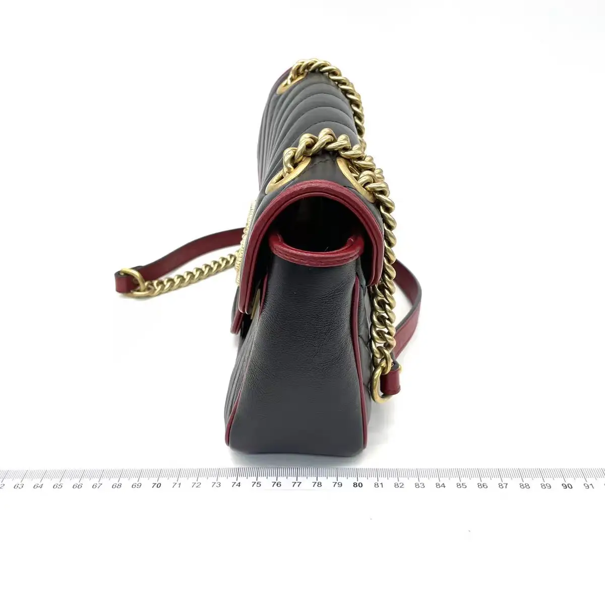 GUCCI GG Marmont Medium Shoulder Bag GUCCI GG Marmont Medium Shoulder Bag